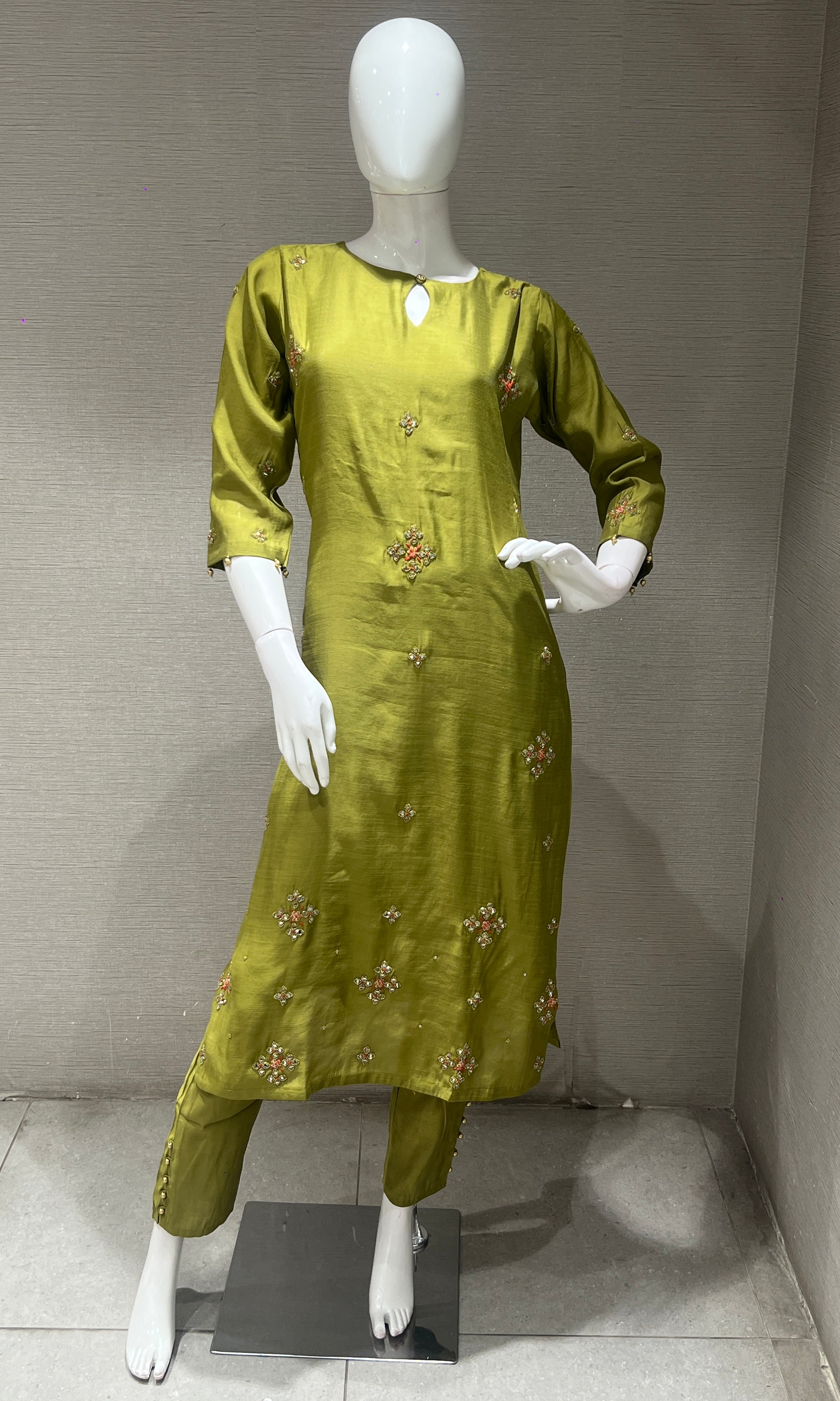 Green kurta Set With Minimal Embroidery