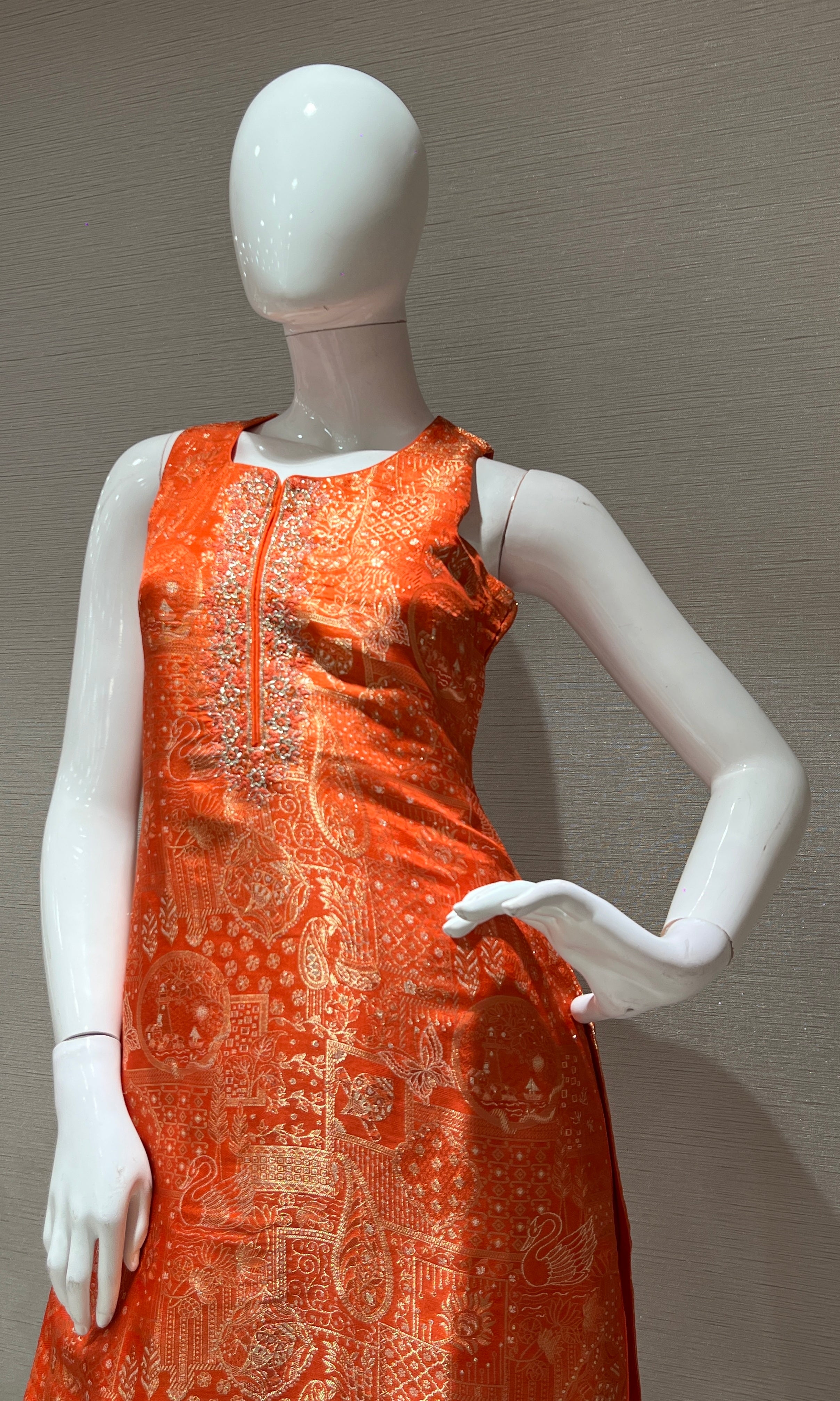 ORANGE ETHNIC KURTA SET WITH WOVEN DUPATTA