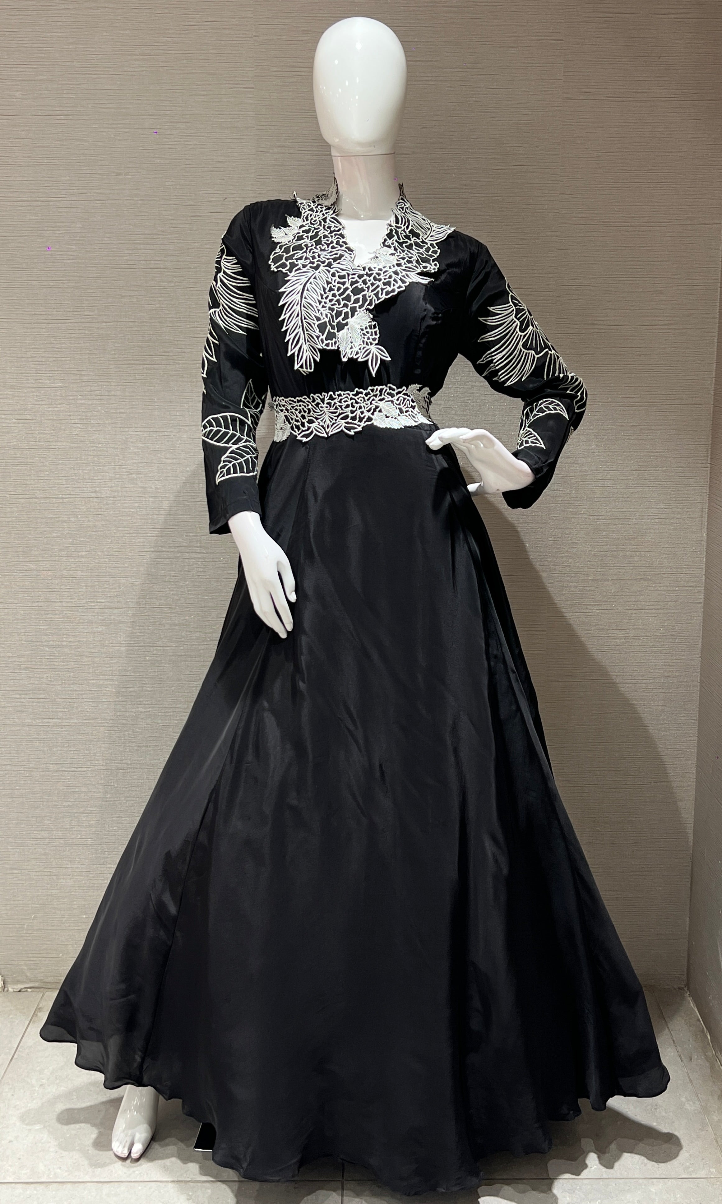 Black Majesty Leaf Embroidered Dress