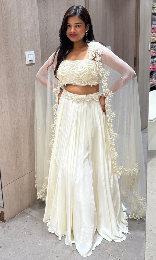 🤍White lehenga with pearl blouse and duppatta 🤍