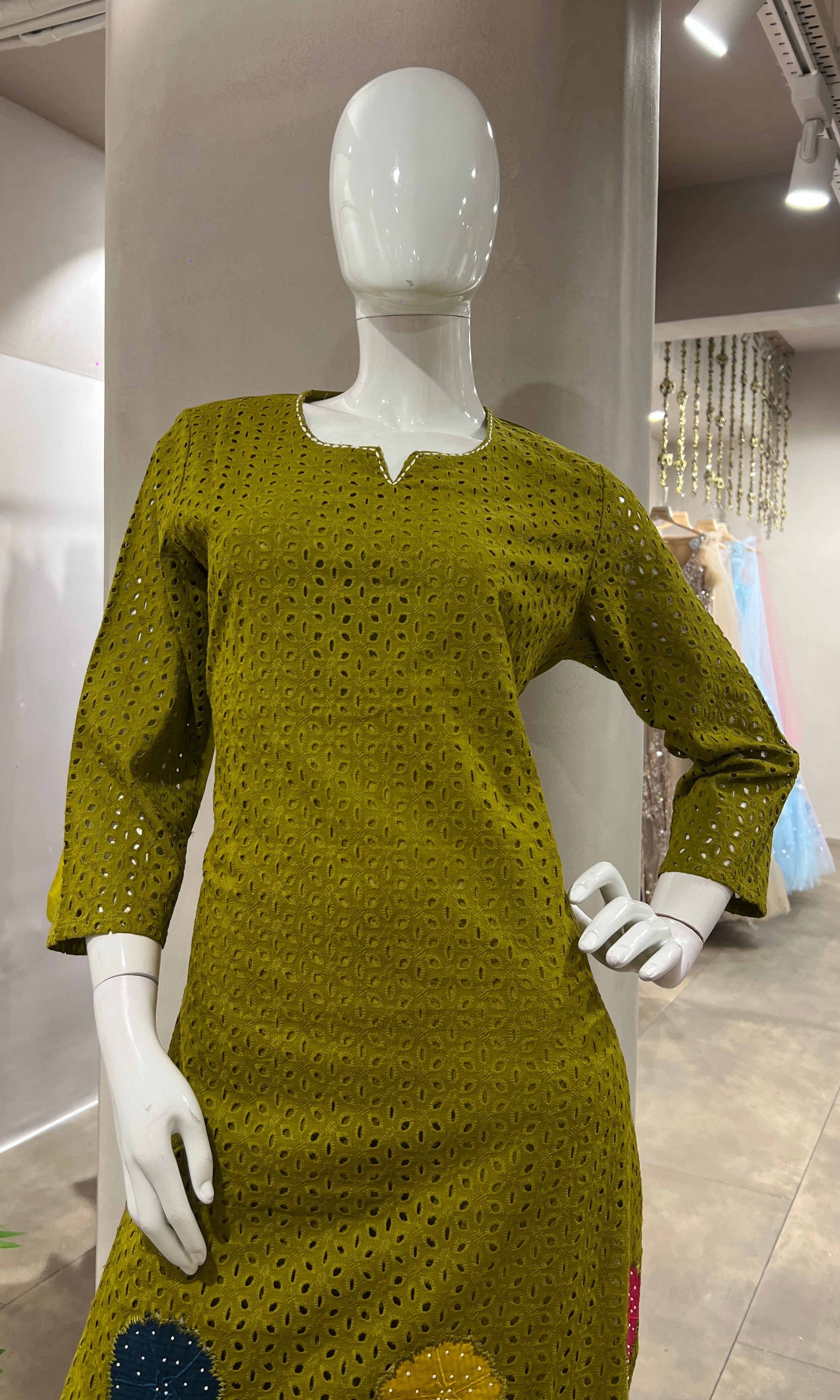 GREEN FLORAL EMBROIDERED KURTA SET