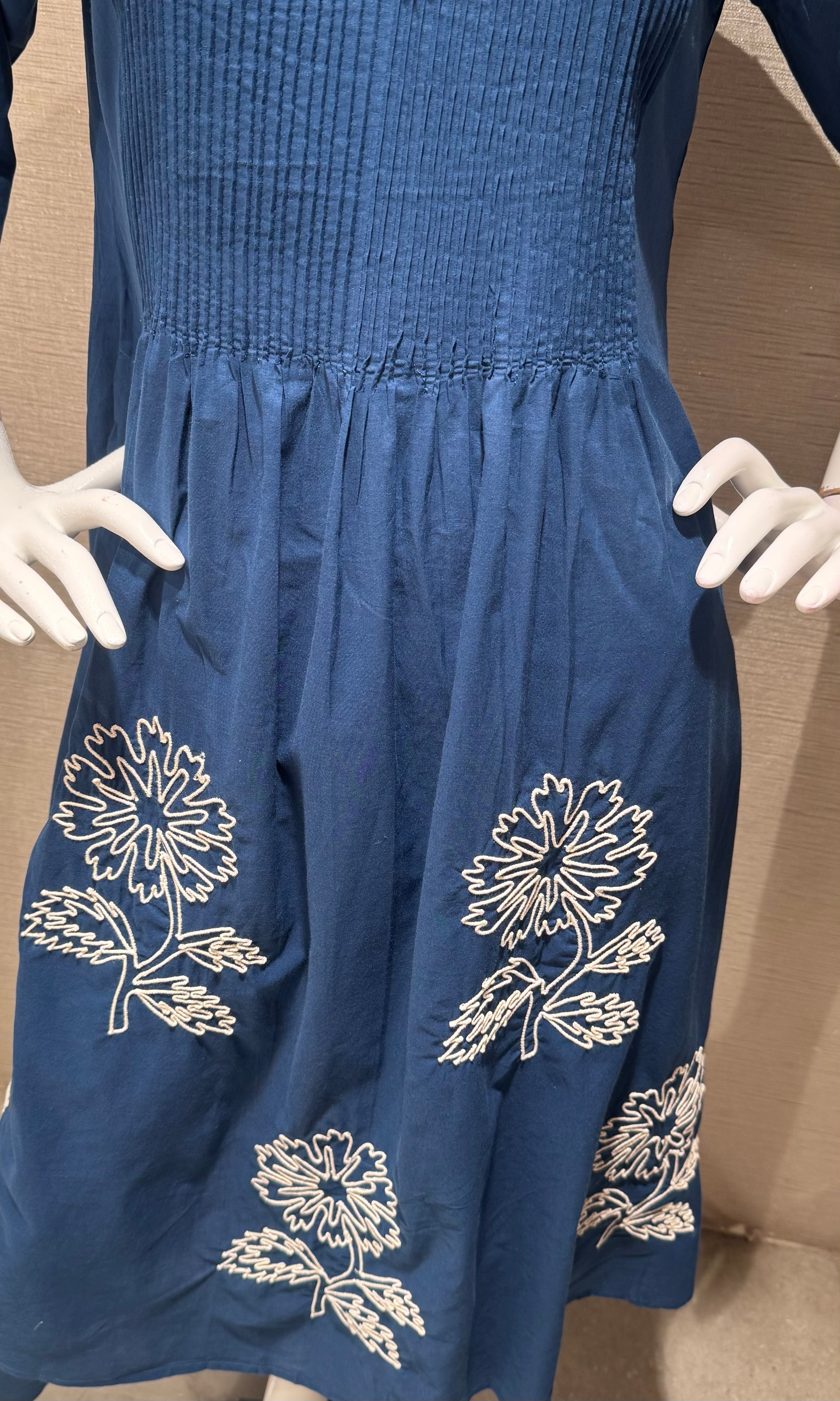 Blue white floral thread embroidery Kurta set