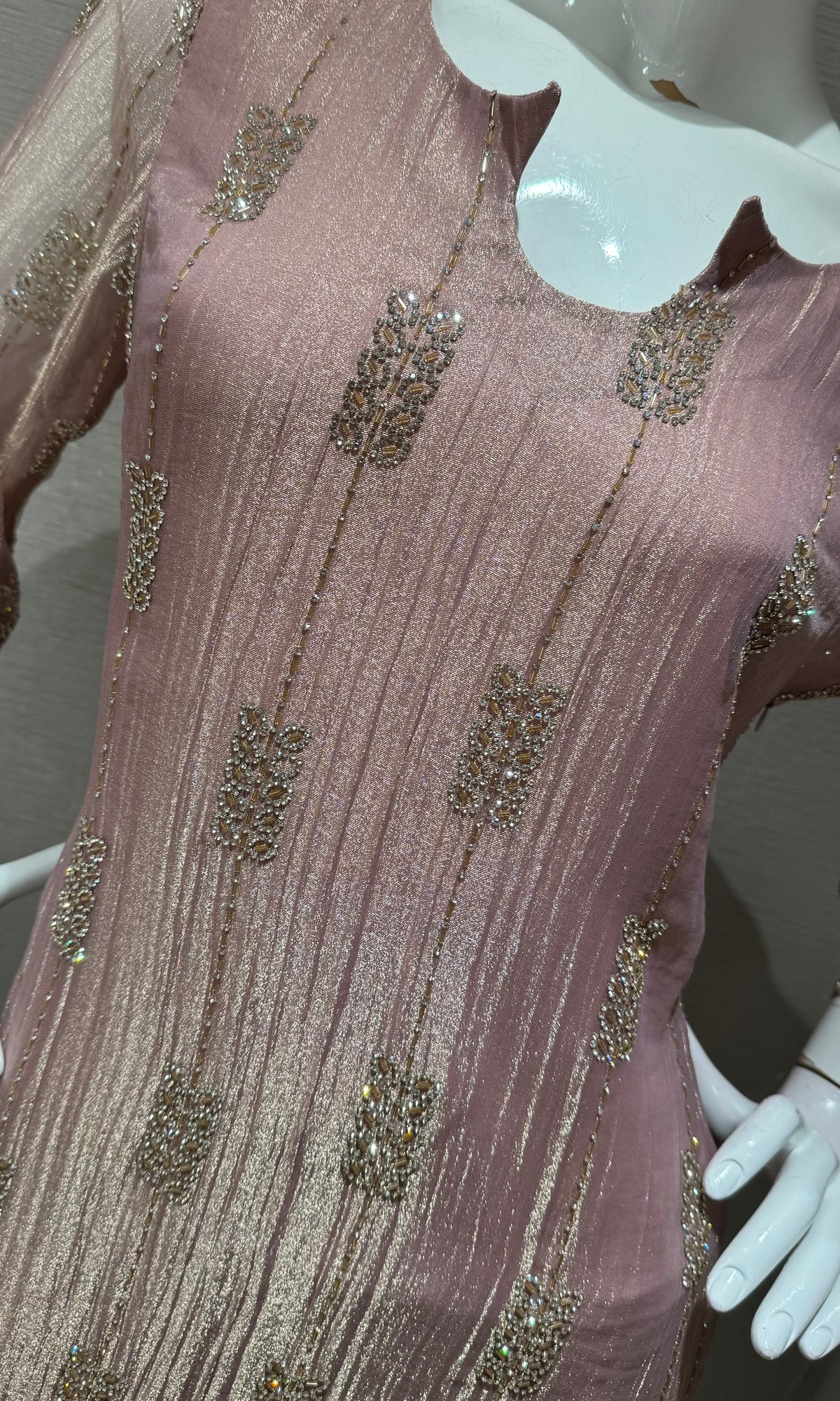 Onion pink Tissue silk embroidered kurta set with dupatta