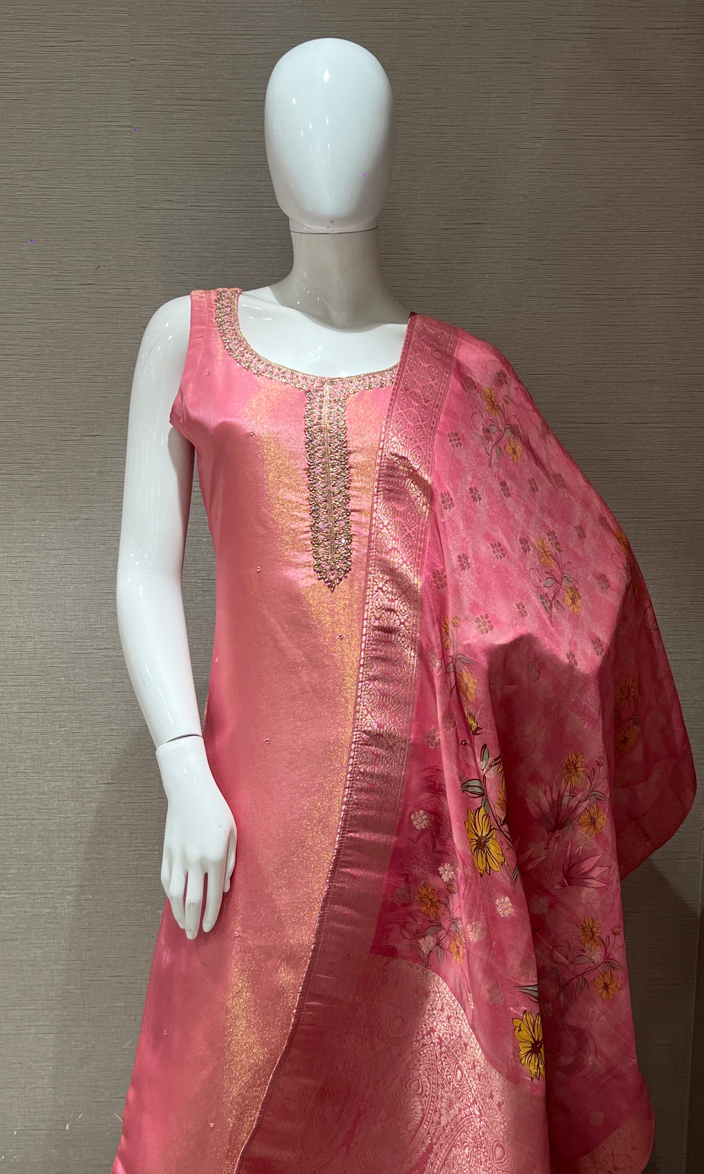 Baby pink shimmer slik kurta set