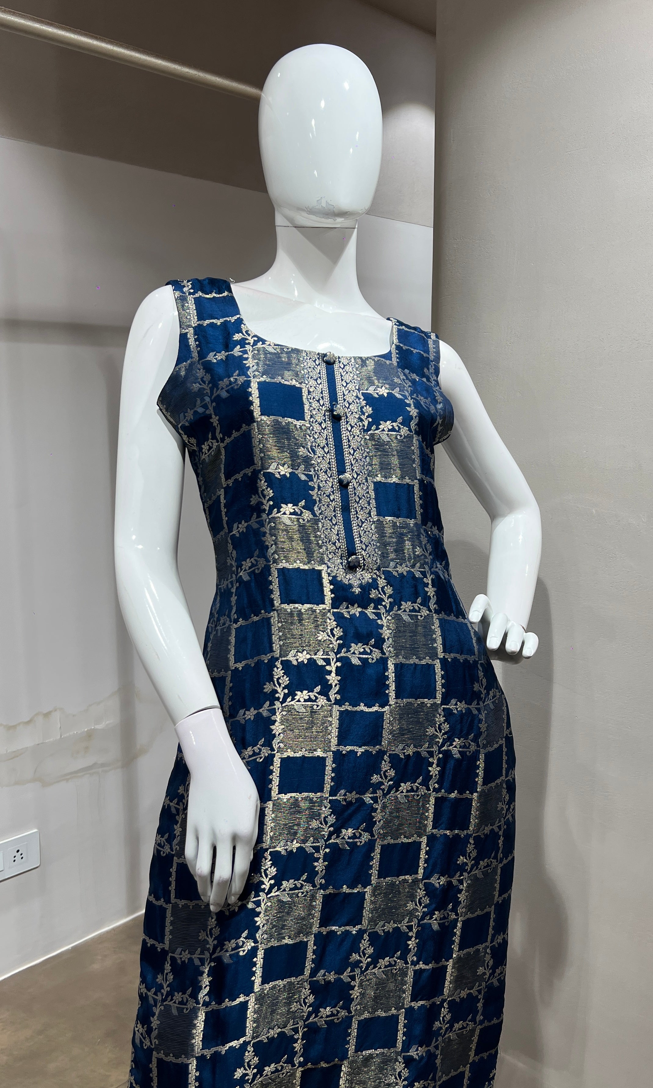 Dark blue Silk Embroidered Zari Kurta Set