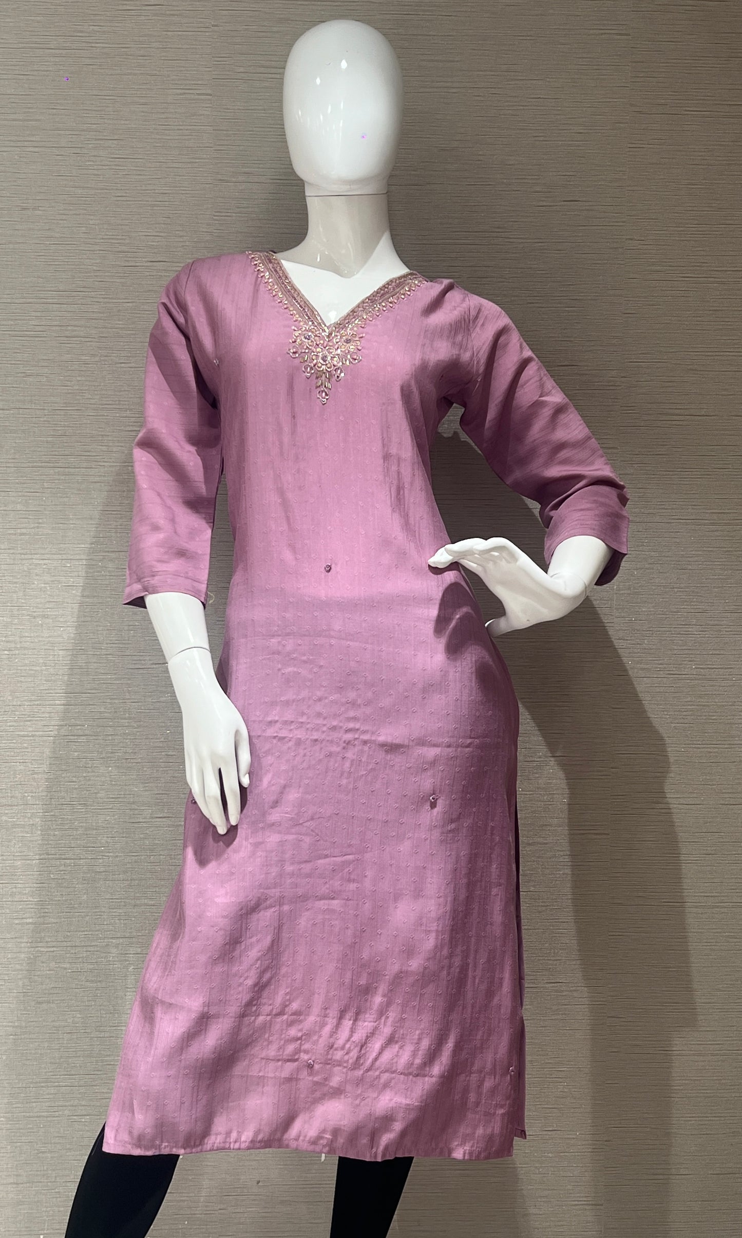 🦄Lavender Kurti with neck design🪻