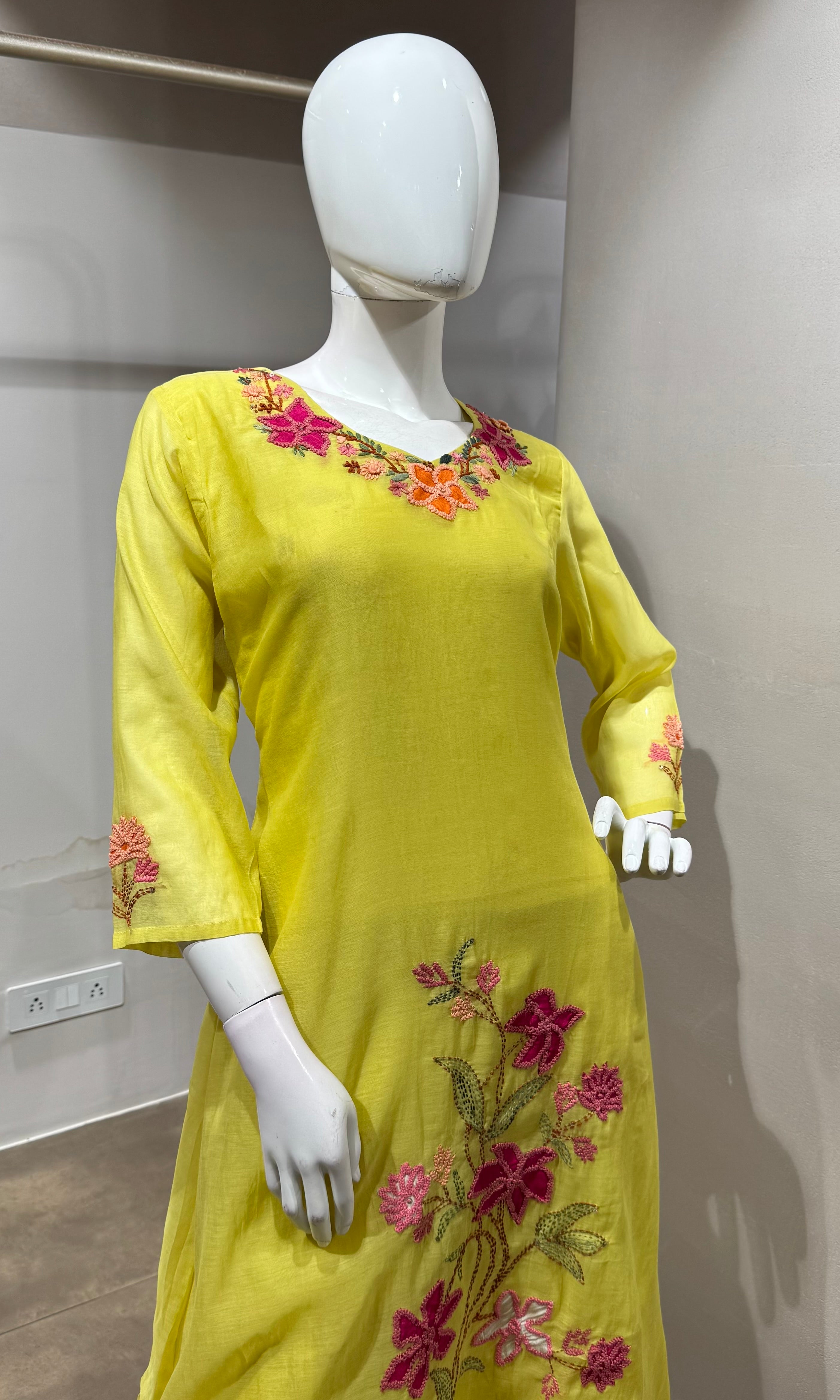 Green Mul Chanderi Kurta Set with Floral Embroidery