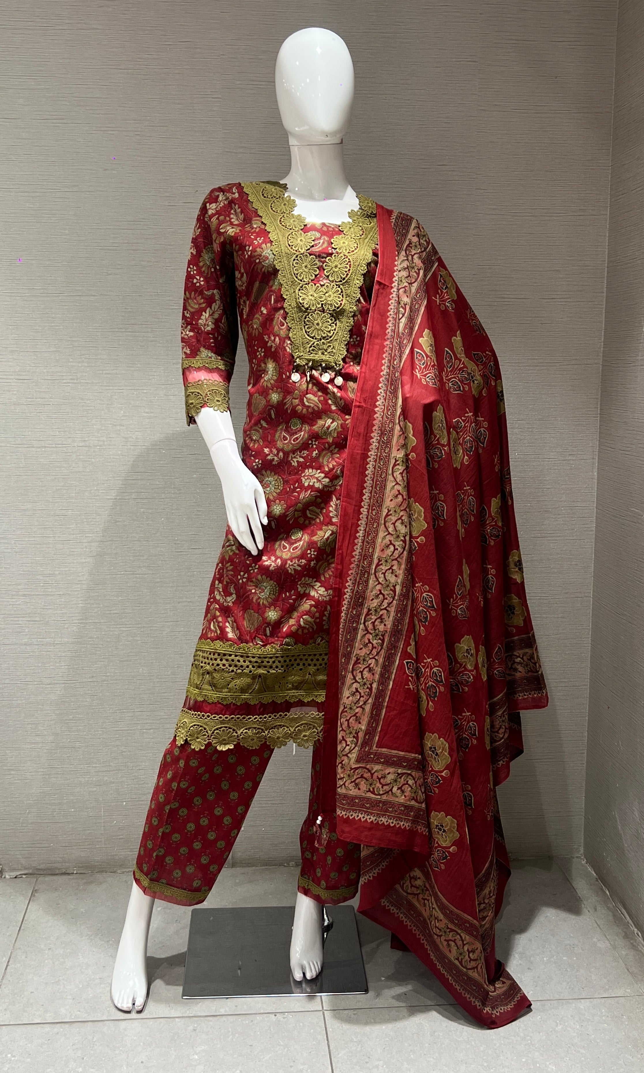 Red FLORAL EMBROIDERED KURTA SET