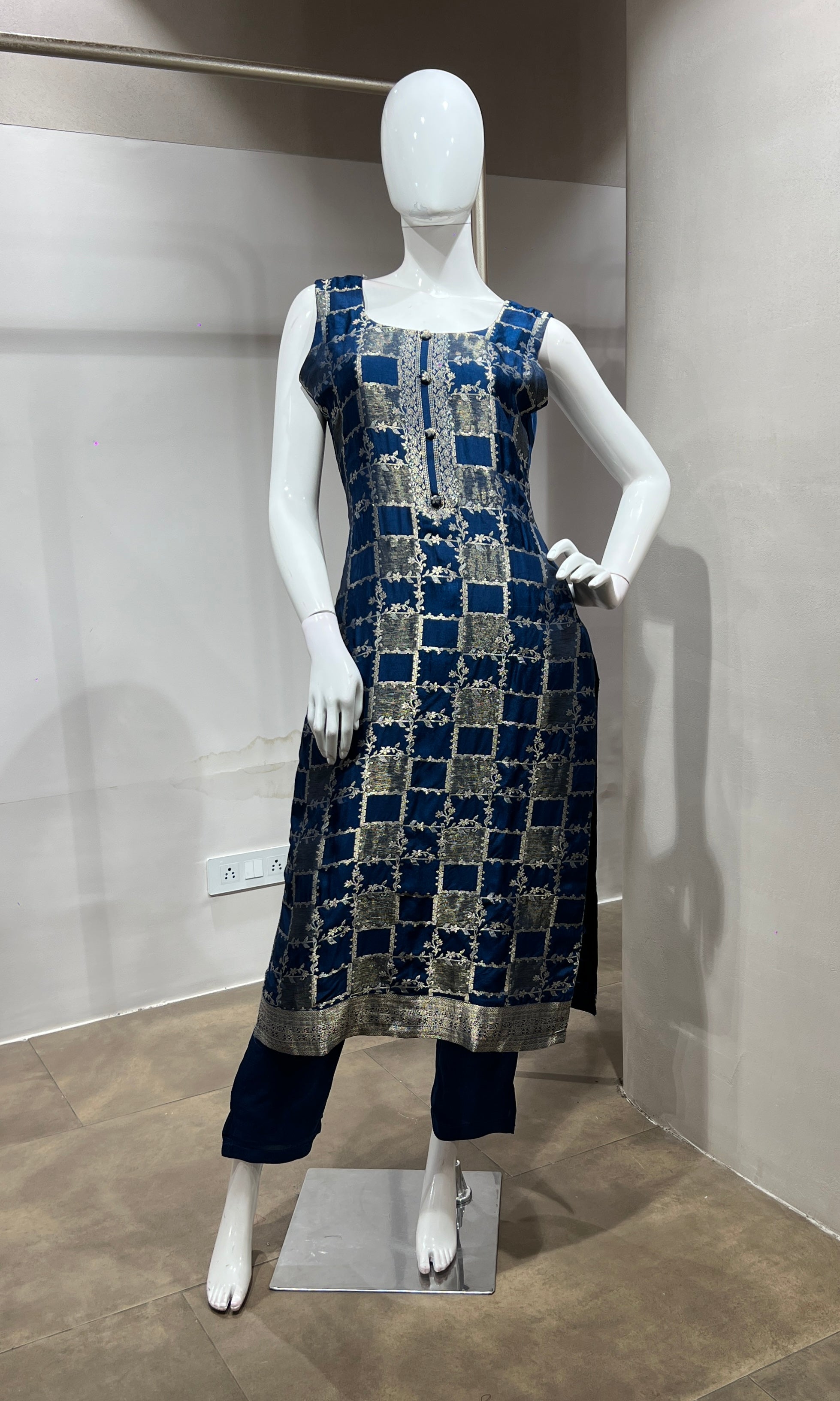 Dark blue Silk Embroidered Zari Kurta Set