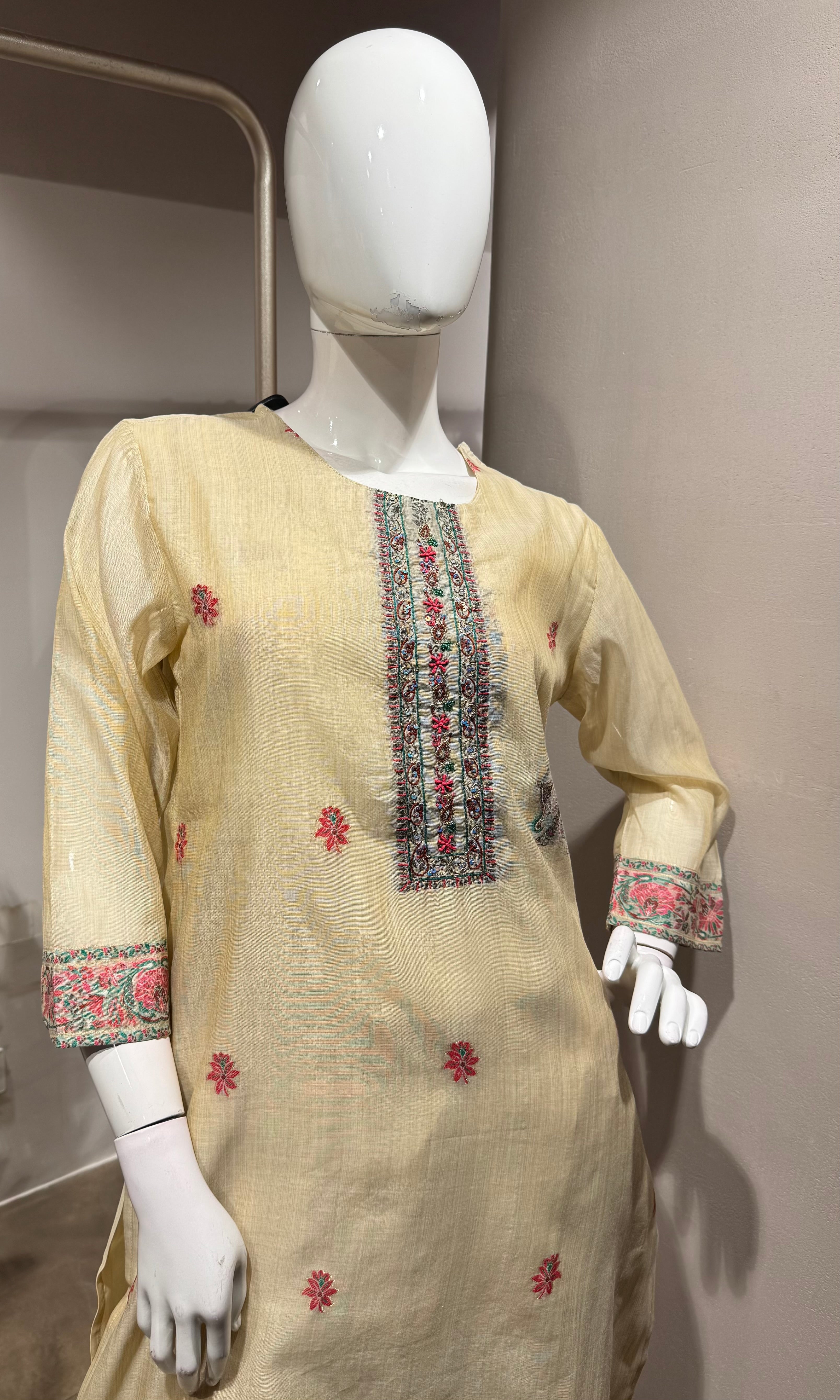 BEIGE Classic Cream Floral kurta set