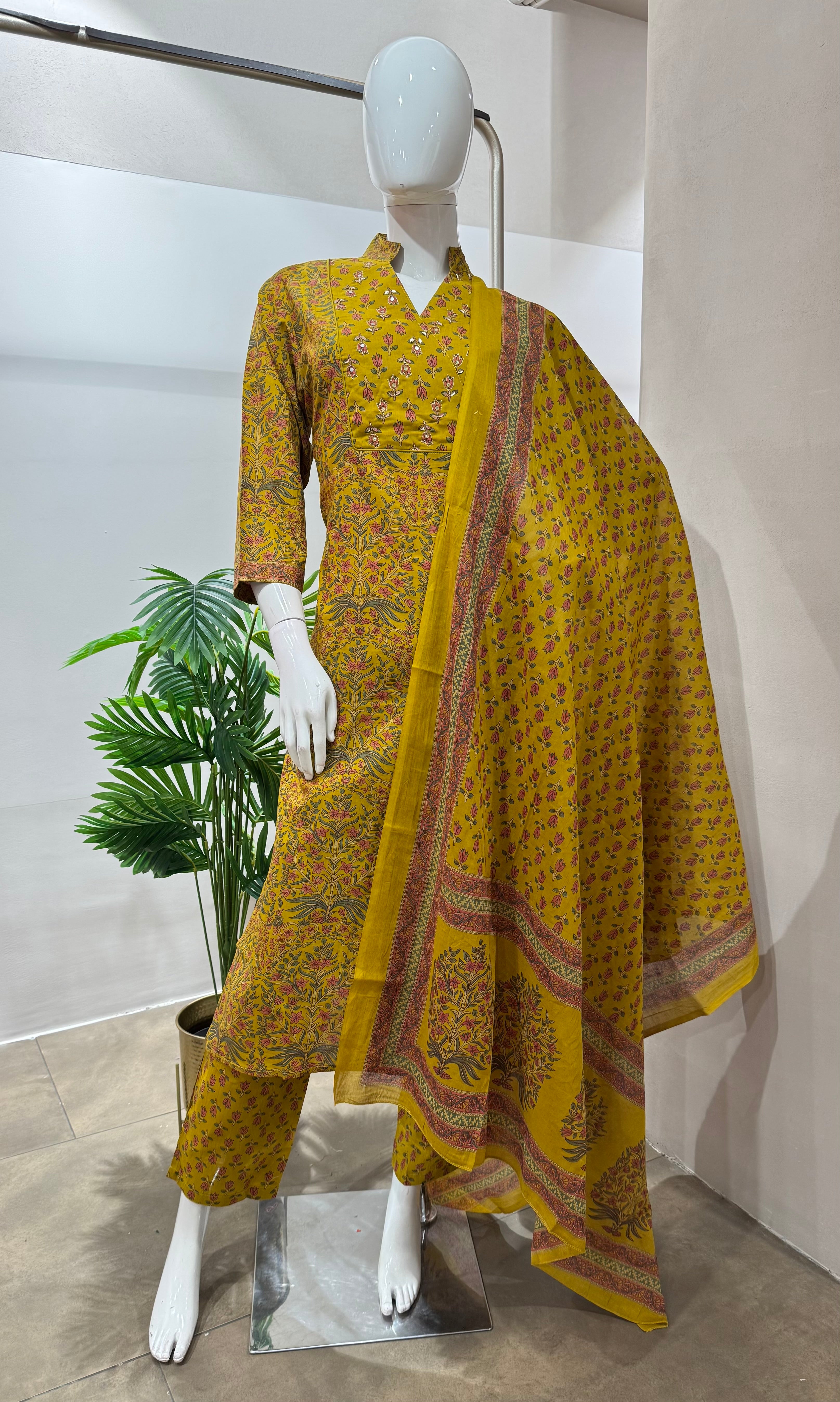 MUSTARD ETHNIC PRINTED KURTA SET