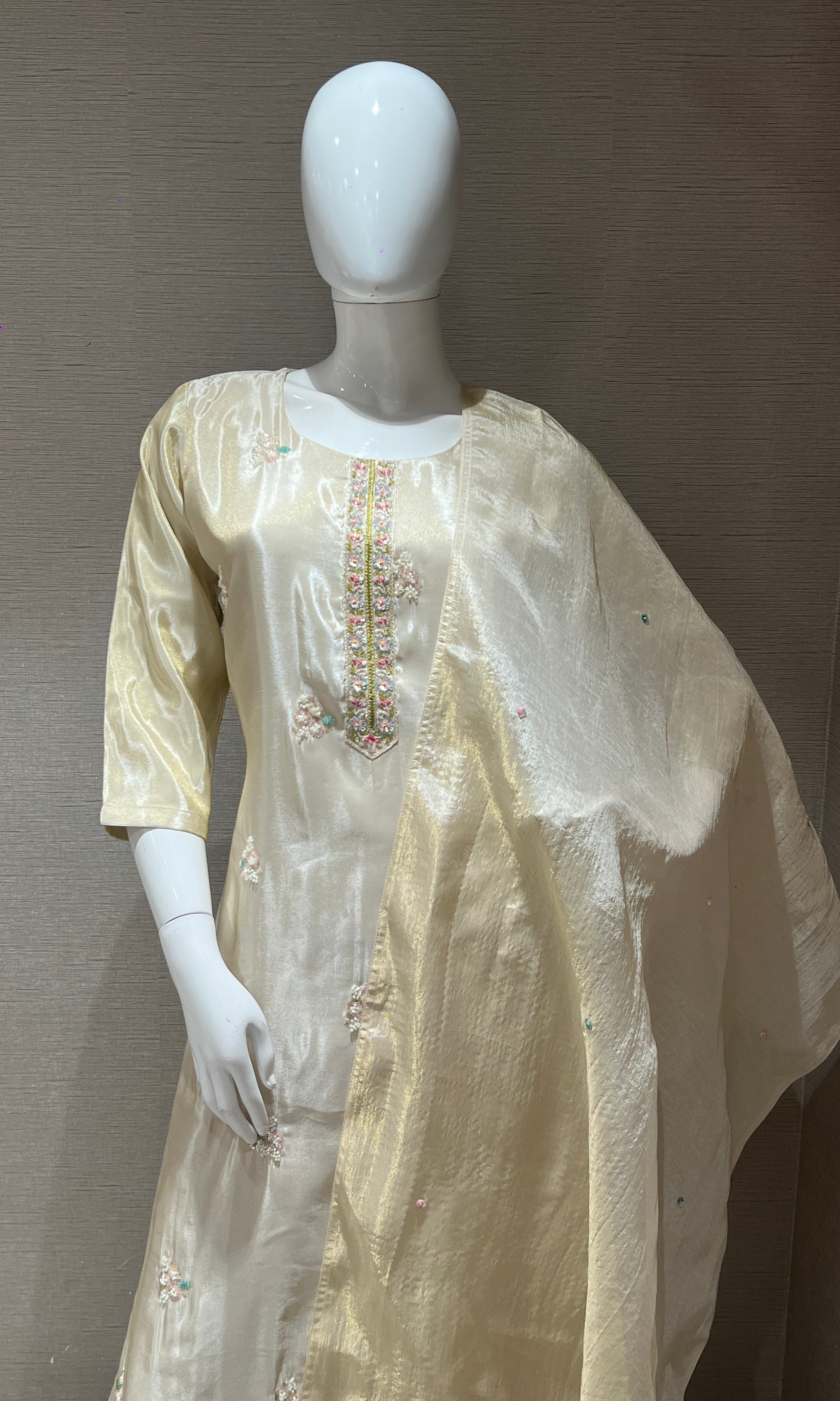 Cream shimmer slik kurta set