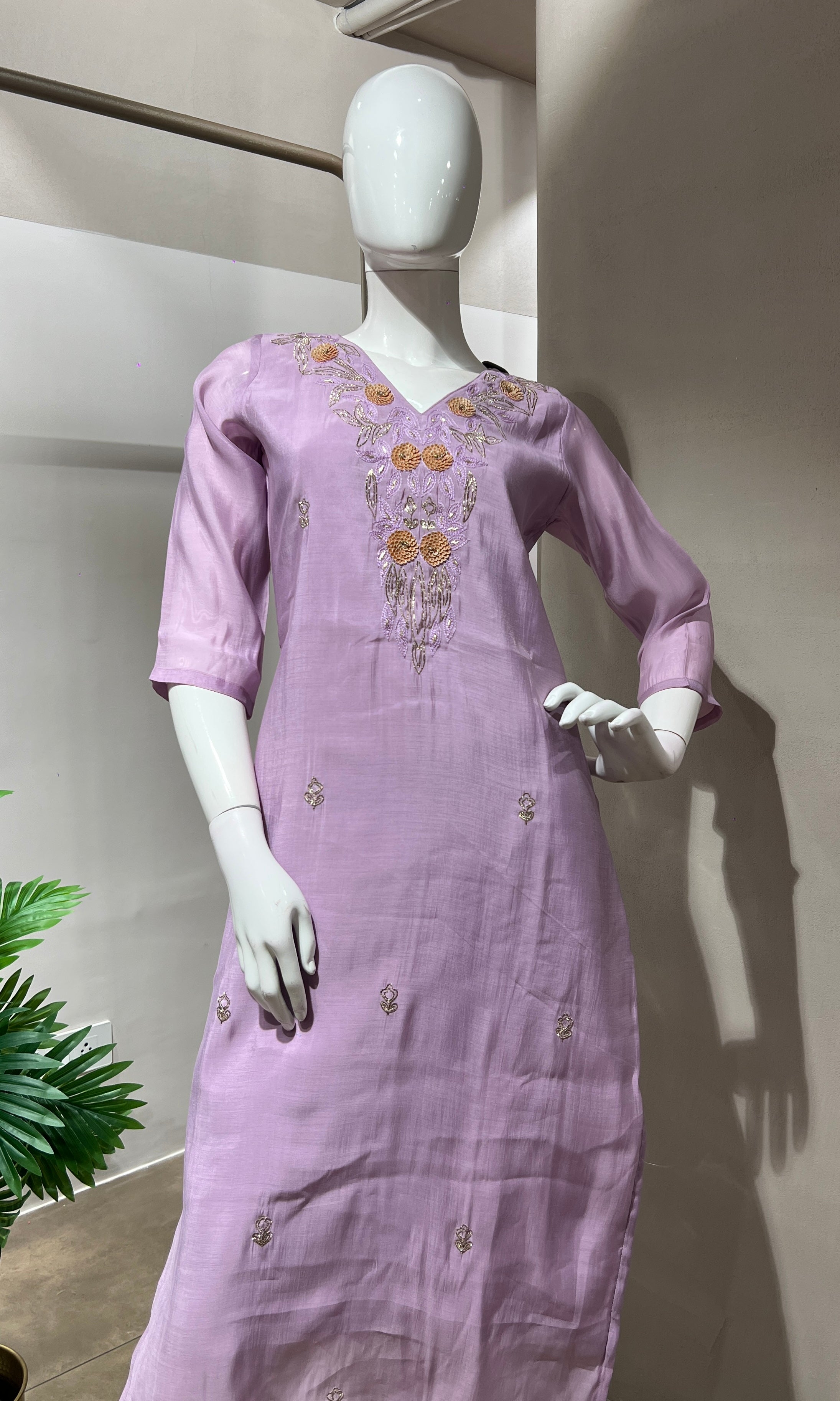 LAVENDER FLORAL EMBROIDERY KURTA SET
