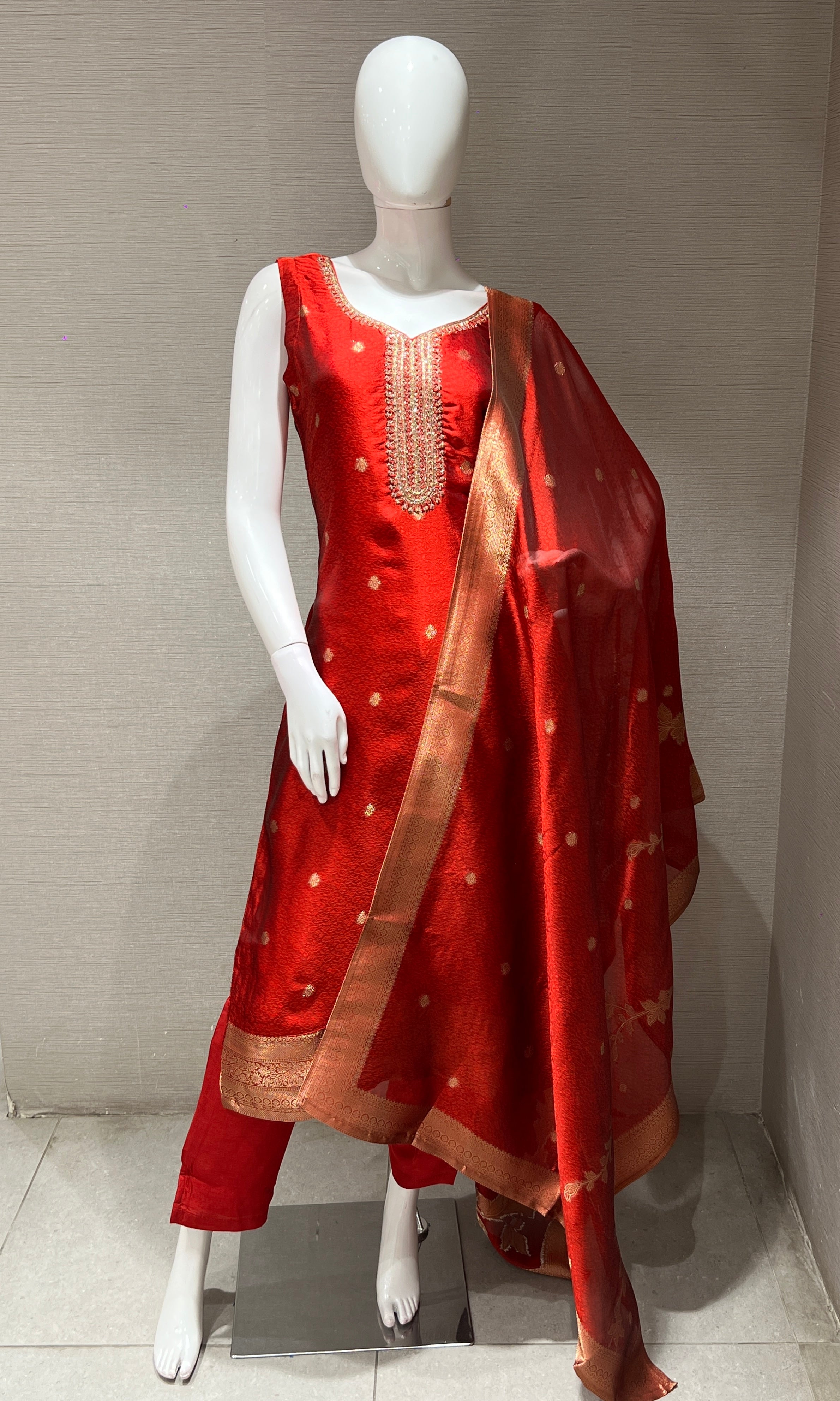 MAROON GOLDEN EMBROIDERED KURTA SET