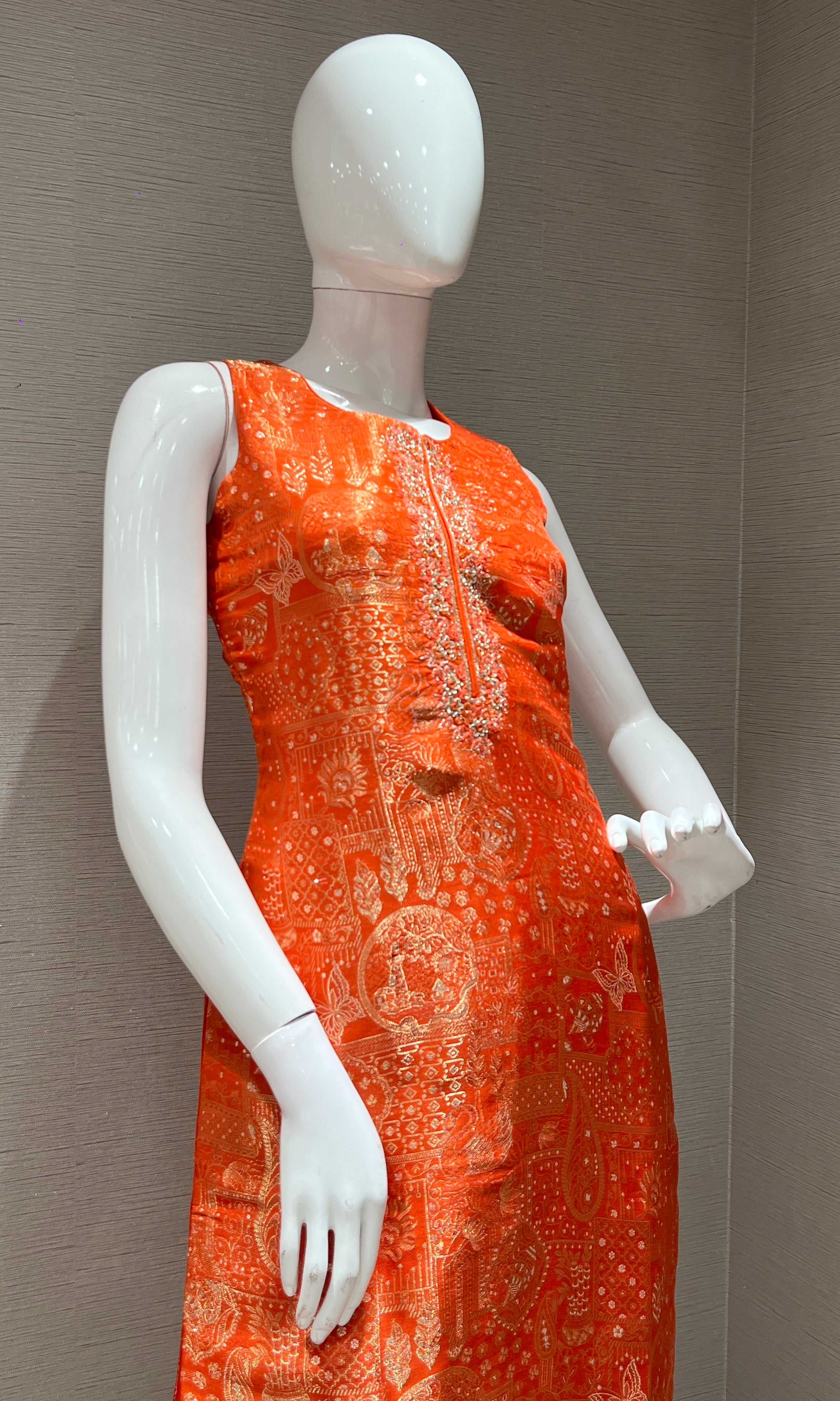 ORANGE ETHNIC KURTA SET WITH WOVEN DUPATTA