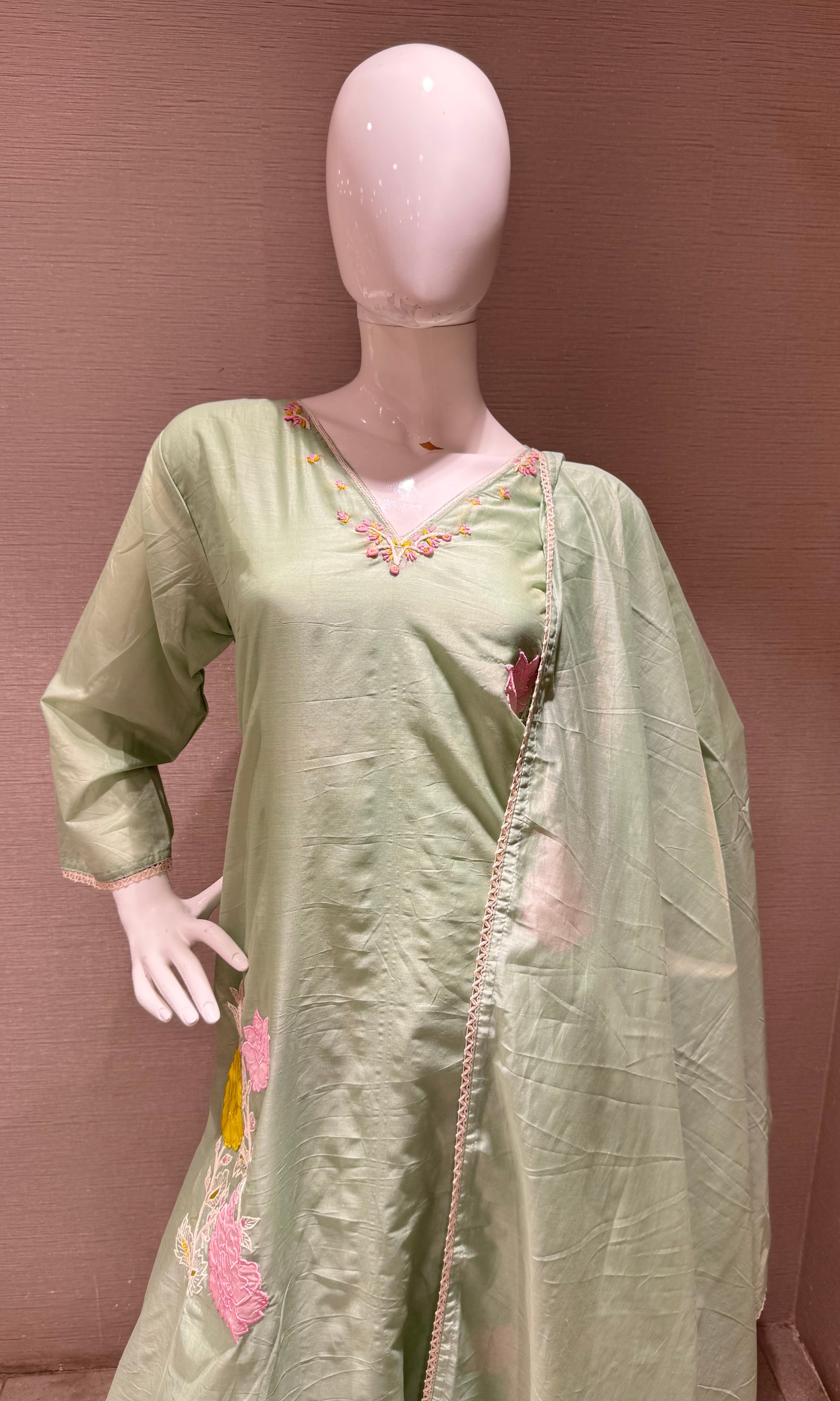 pistachio green kurta set with floral embroidery