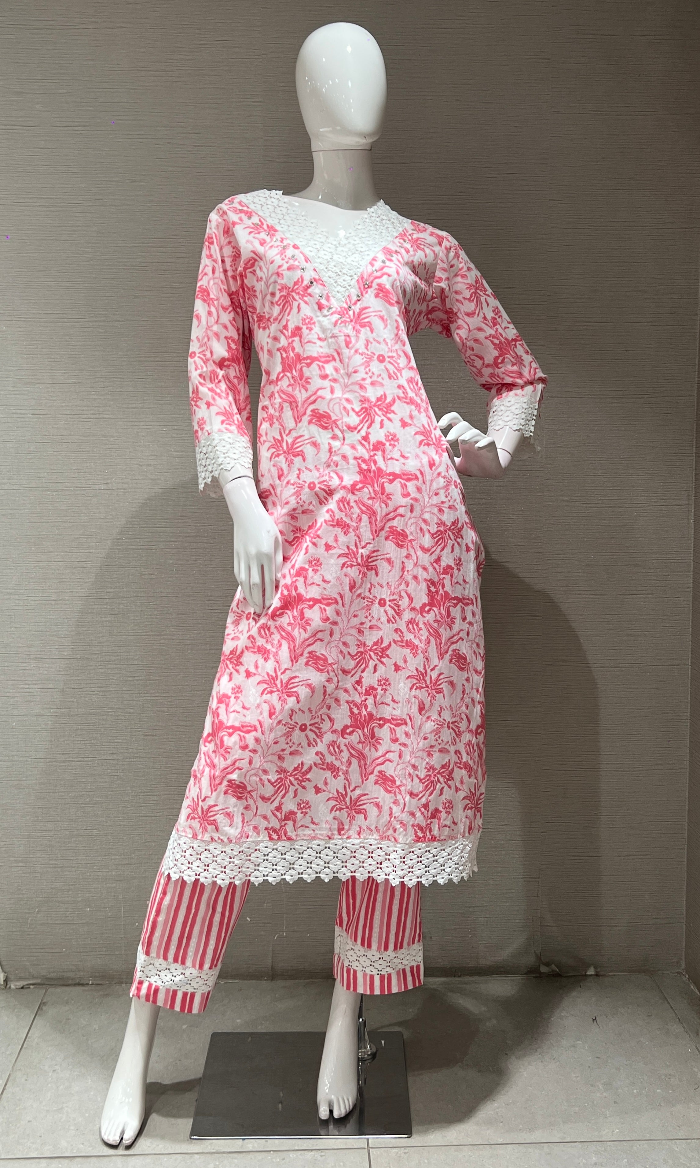 Pink floral print kurta set