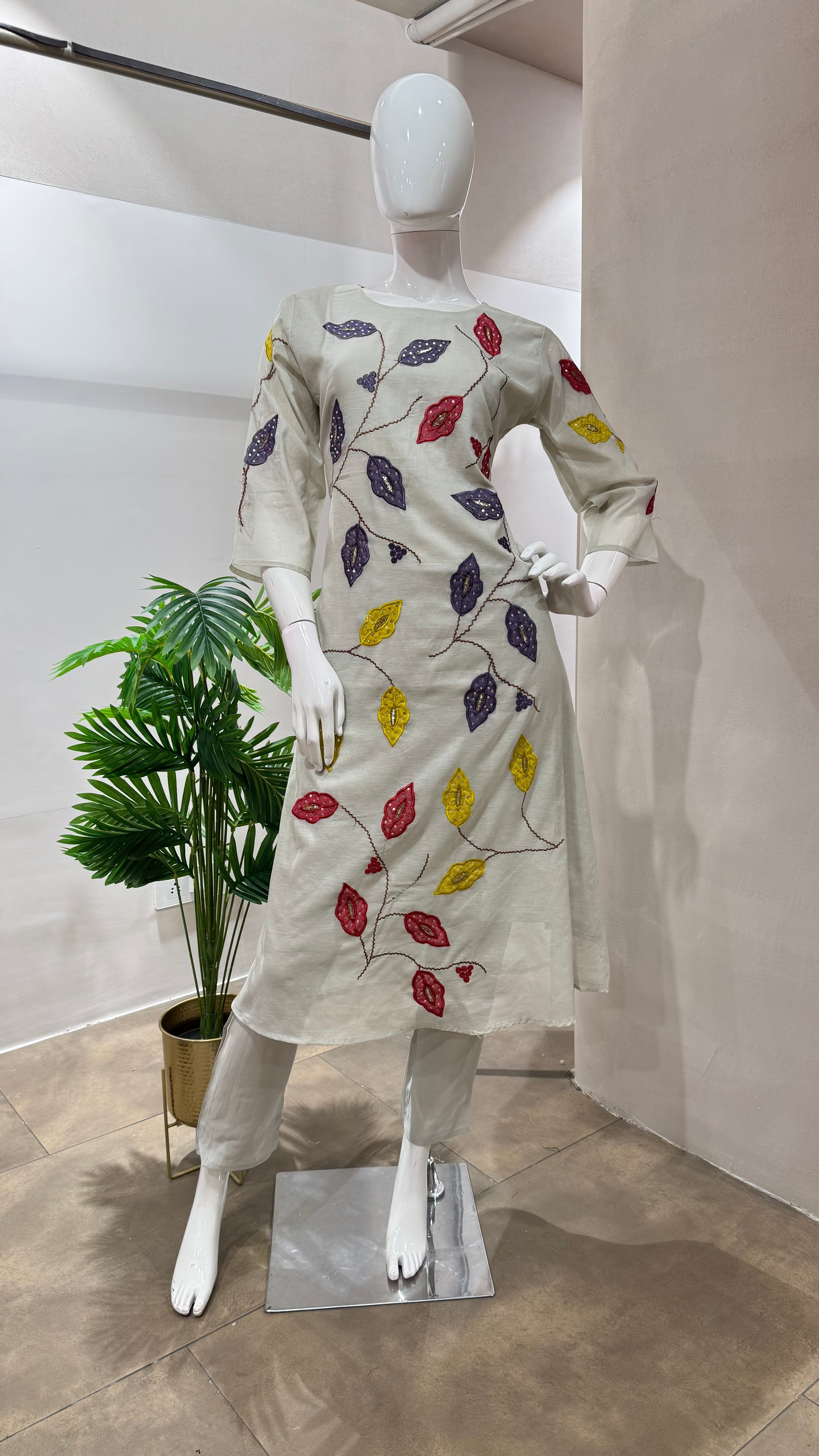 GREY kurta set with leaf embroidery