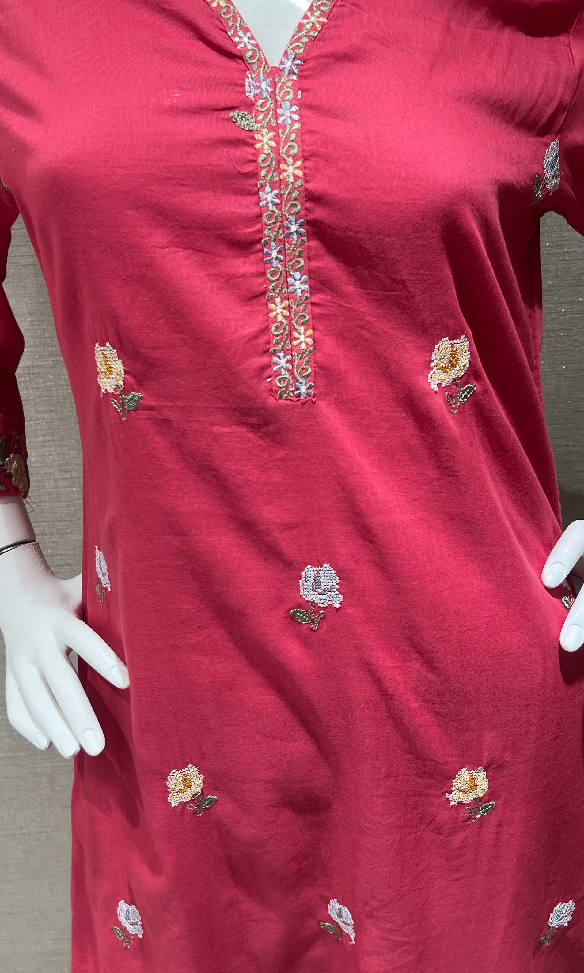 Pink Floral Embroidered Chanderi Kurta Set