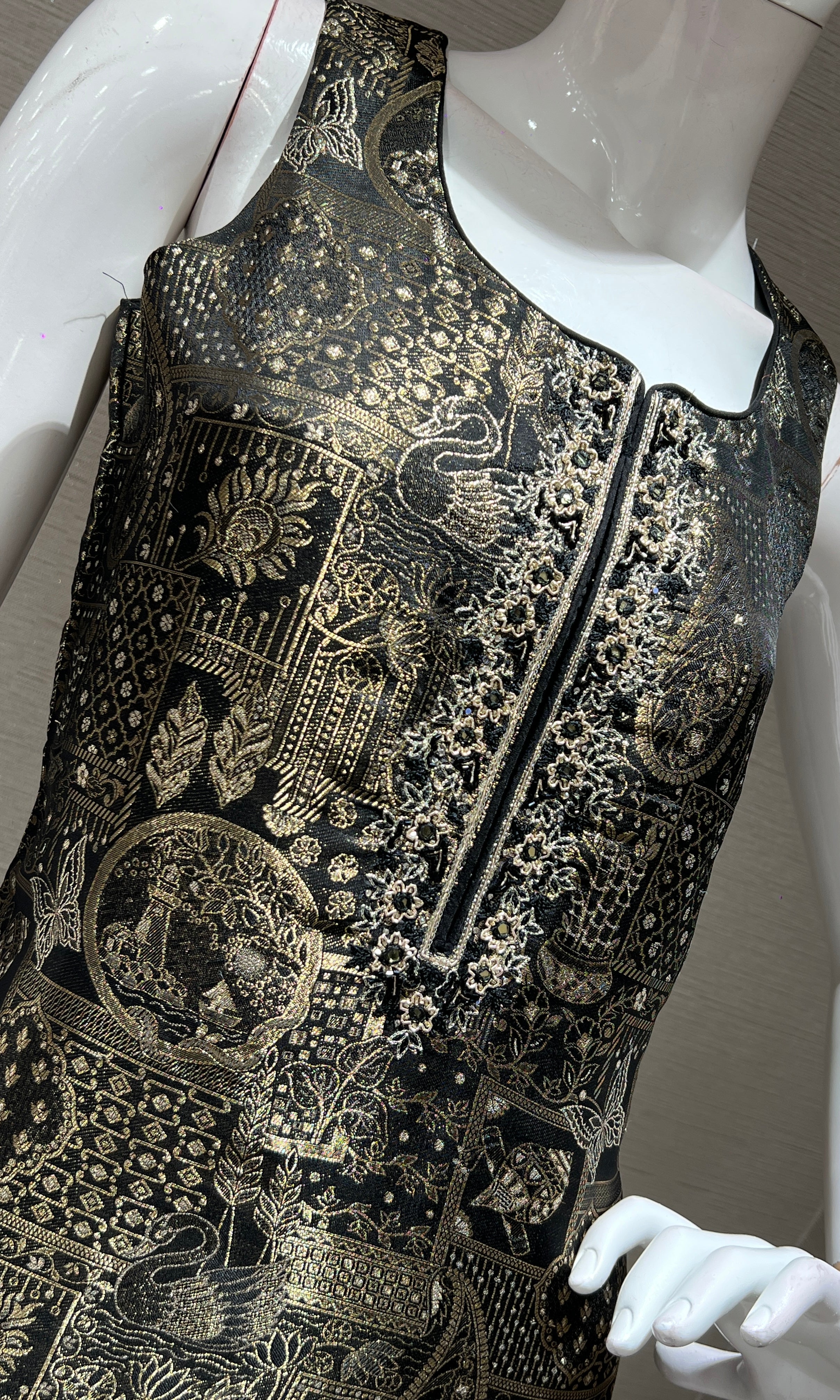 BLACK ETHNIC KURTA SET WITH WOVEN DUPATTA