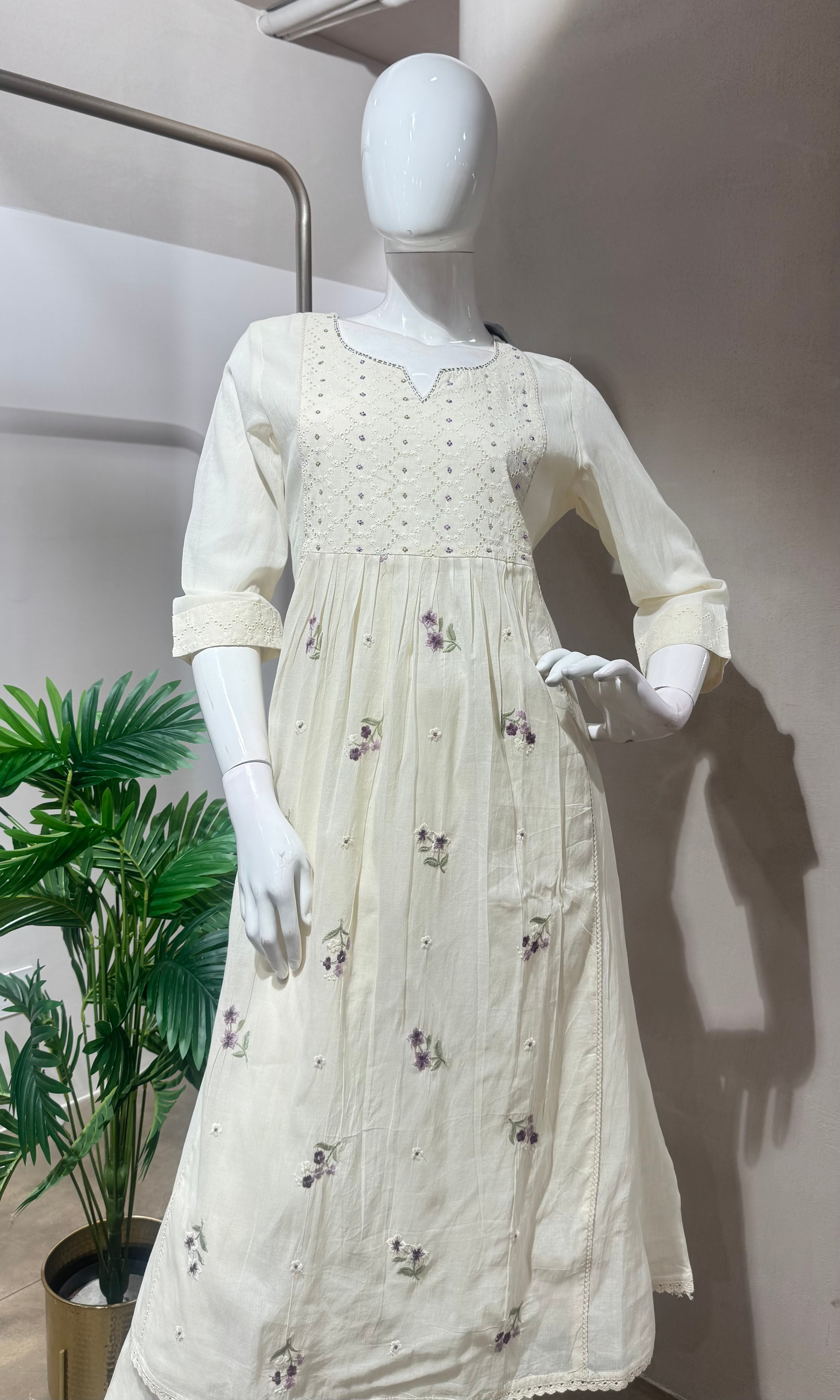 WHITE LAVENDER FLORAL EMBROIDERY KURTA SET