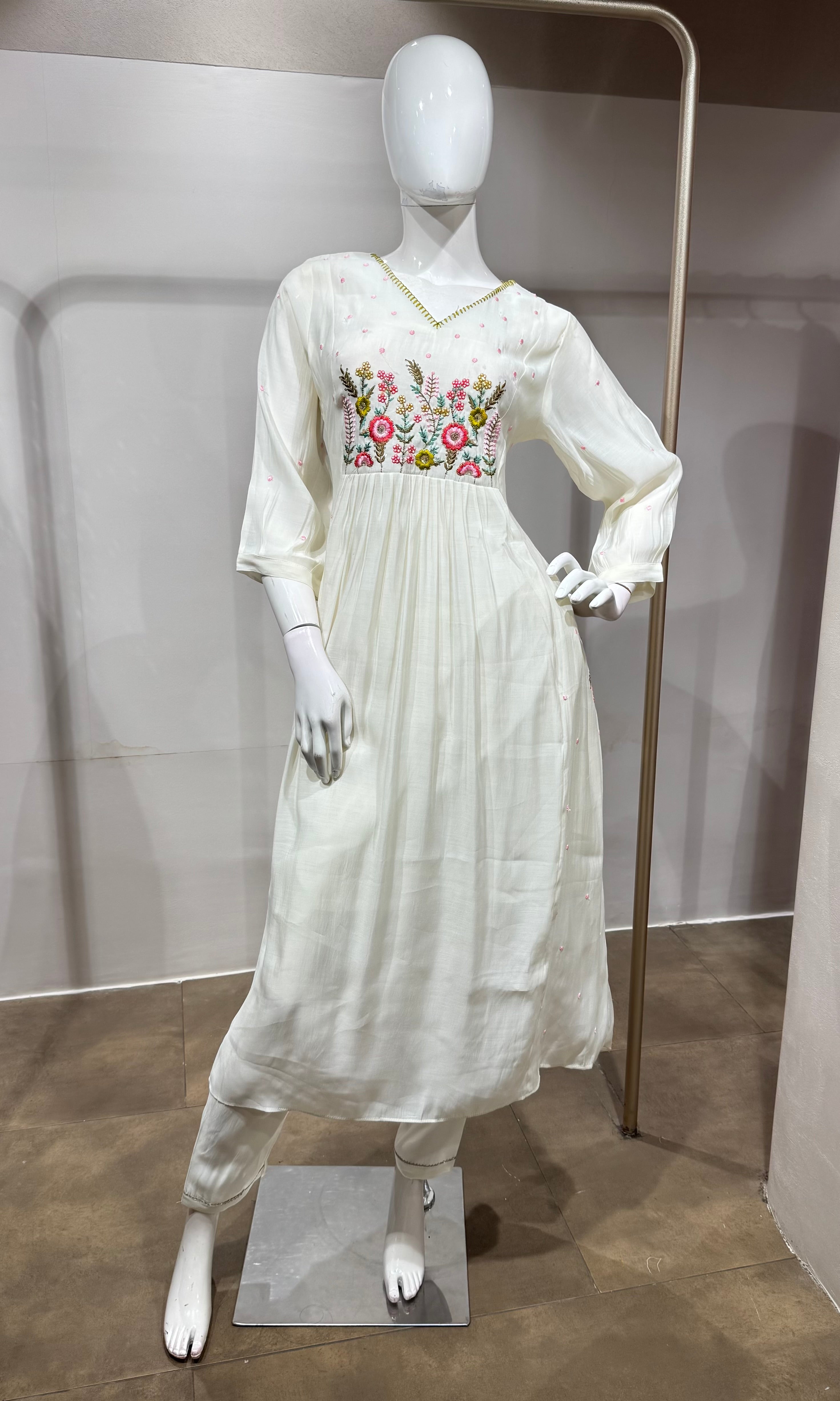 Cream Mul Chanderi embroidered kurta set