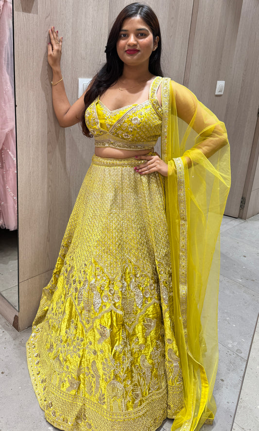 💛Yellow velvet designer lehenga💛