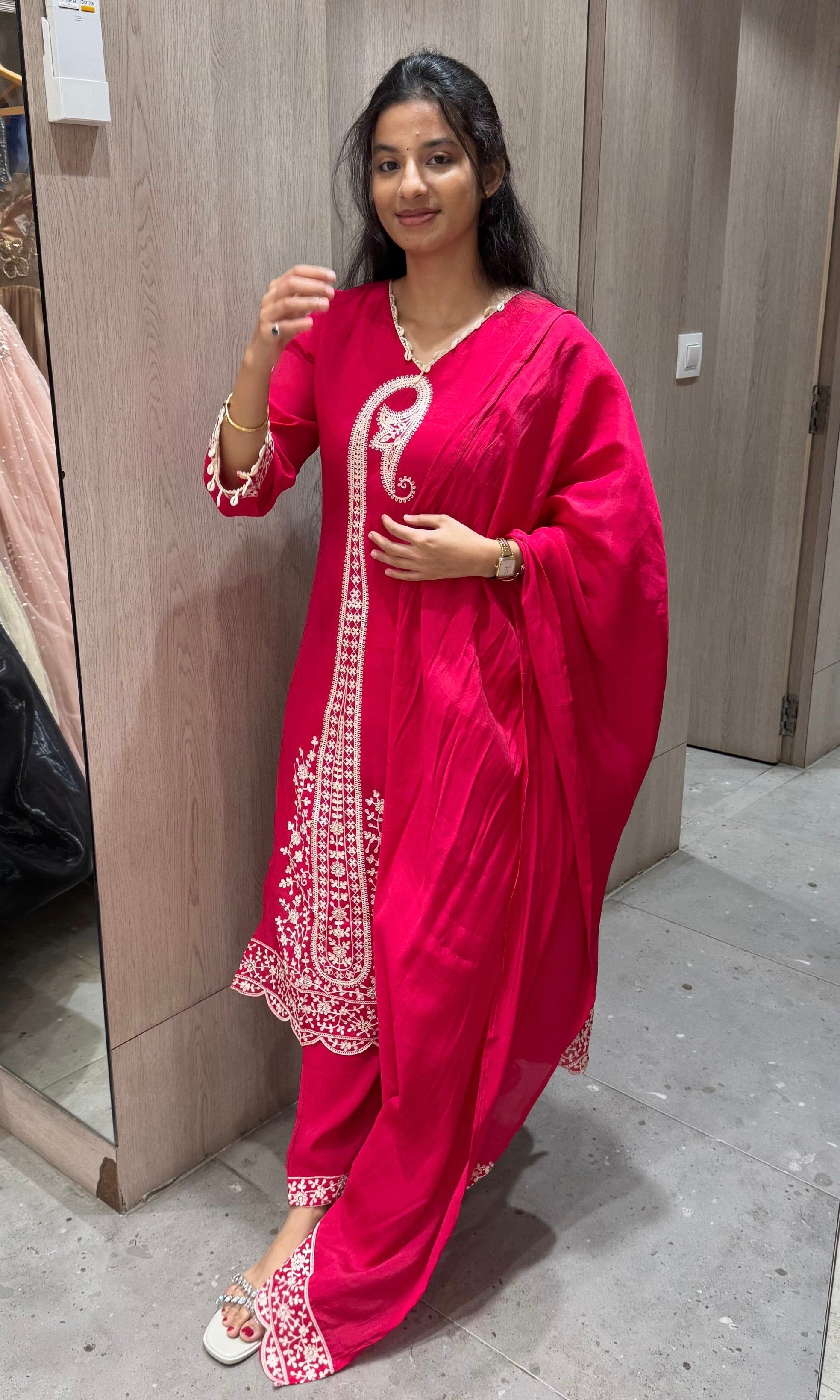 Rani pink Thread Embroidery Kurta Set