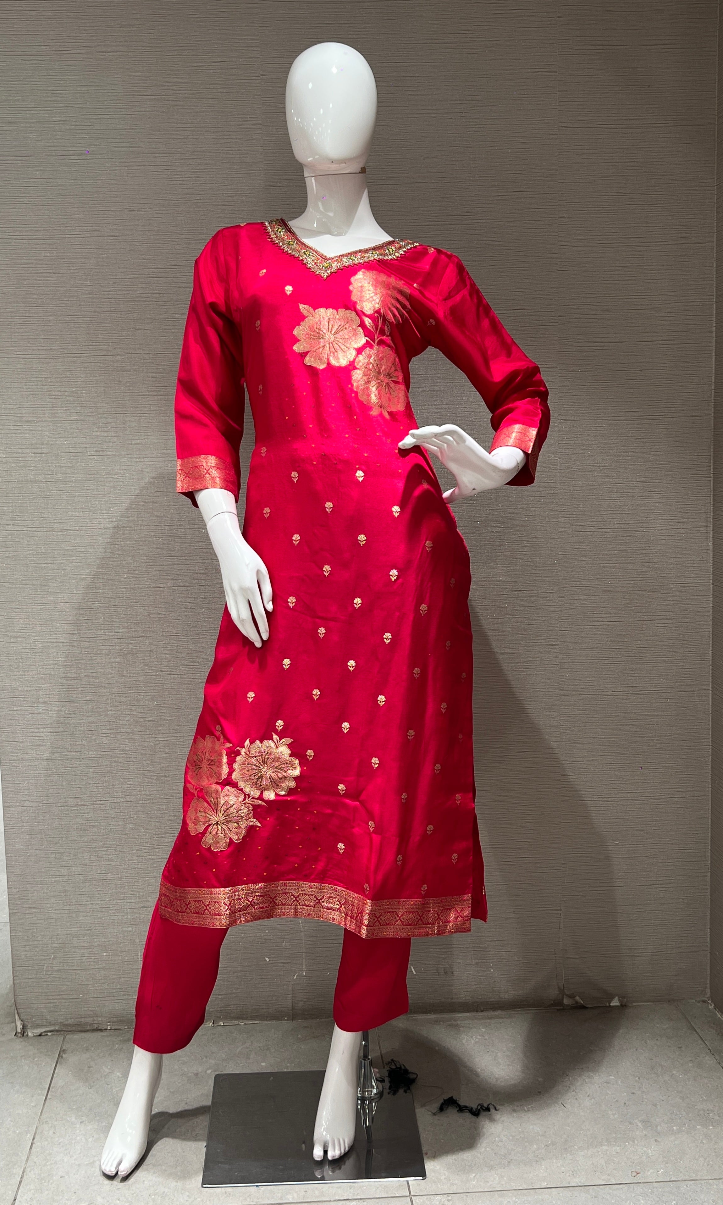 RANI PINK GOLDEN FLORAL KURTA SET