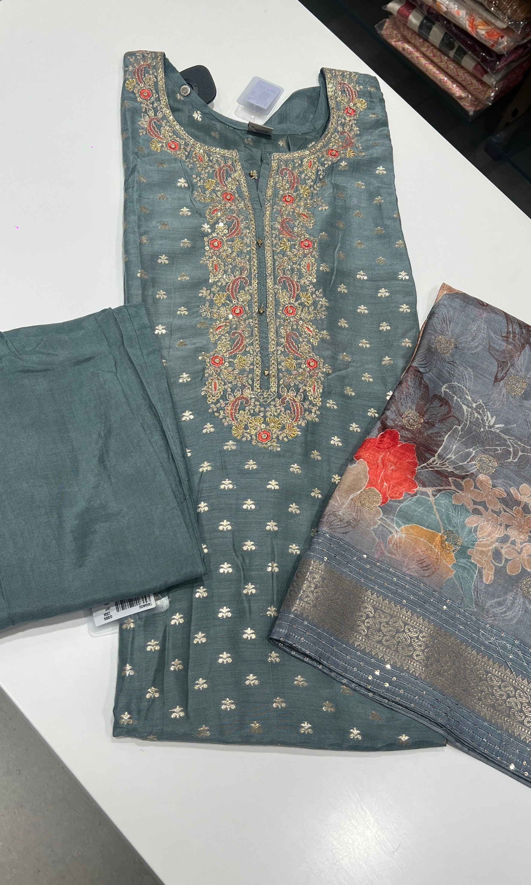 Grey Kurta Set With Contrast Floral Dupatta