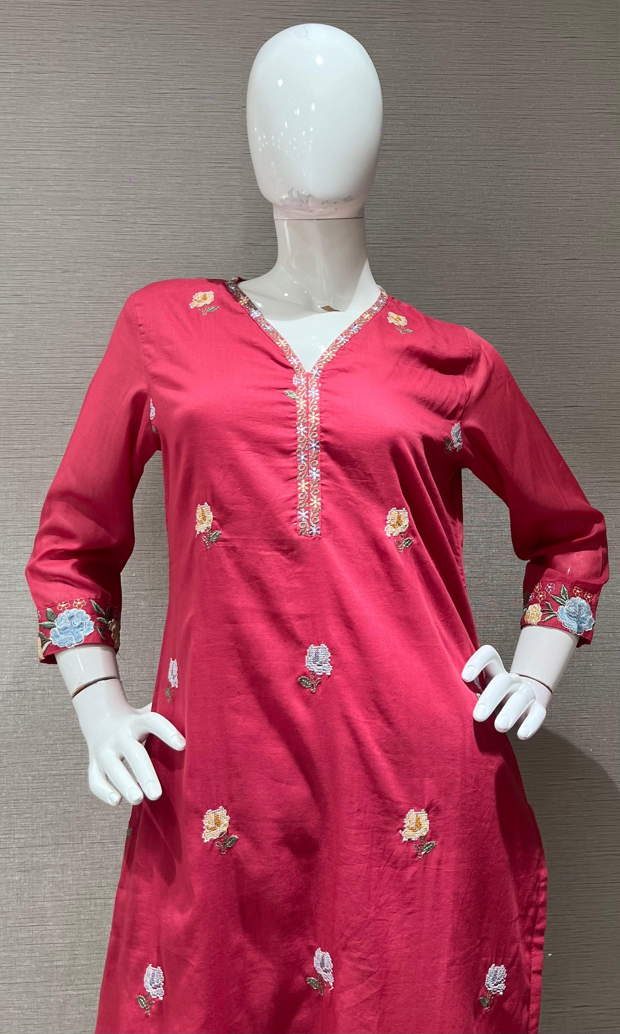 Pink Floral Embroidered Chanderi Kurta Set