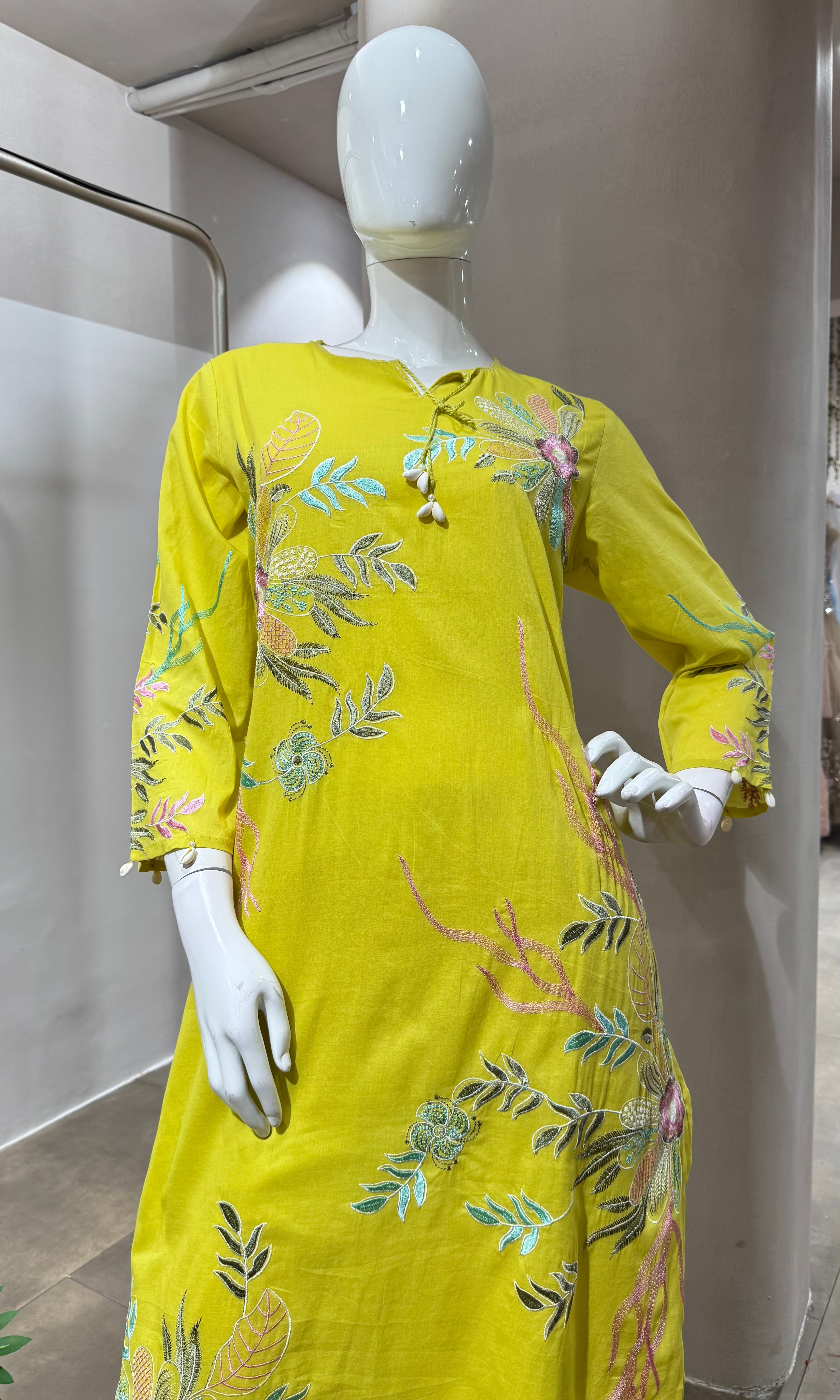 LIRIL FLORAL MOTIFS KURTA SET