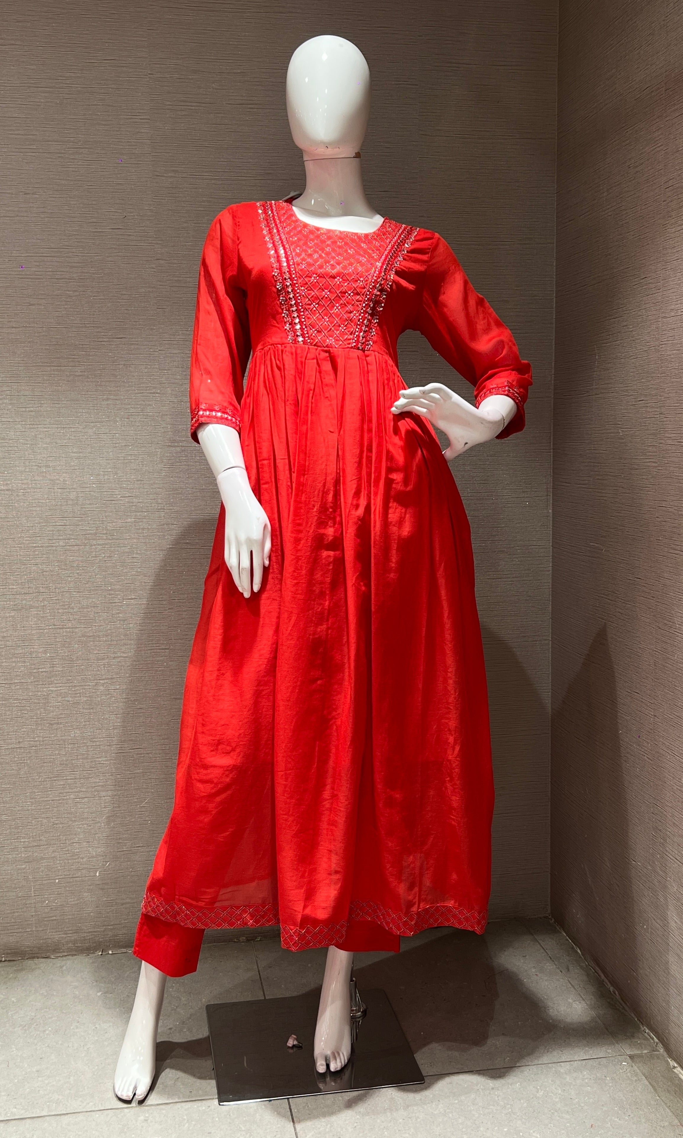 Red EMBROIDERED MUL CHANDERI kurta set