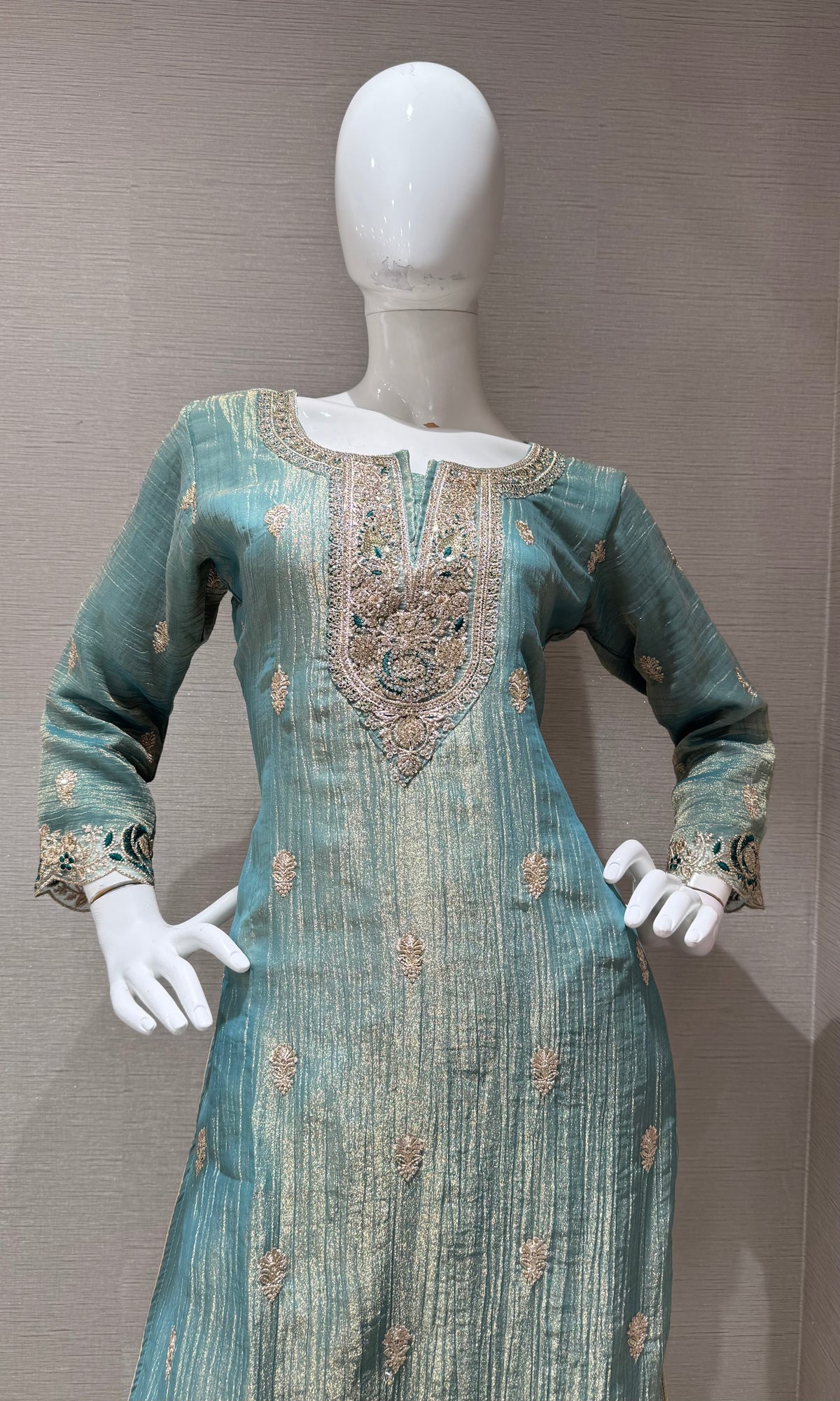 Green Tissue silk Ethnic Kurta Set with Zari dupatta