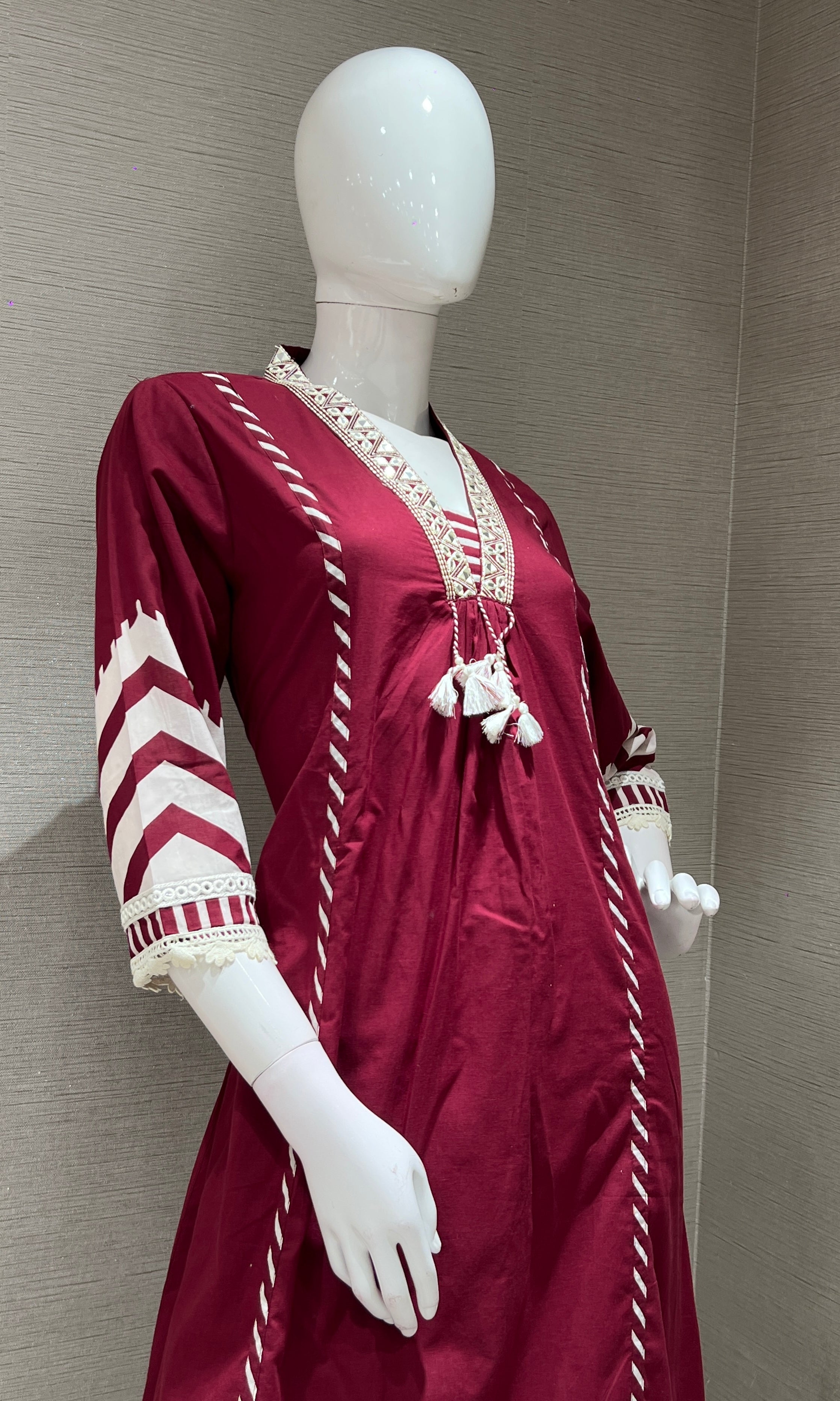 Maroon kurta set WITH WHITE LACE EMBROIDERY