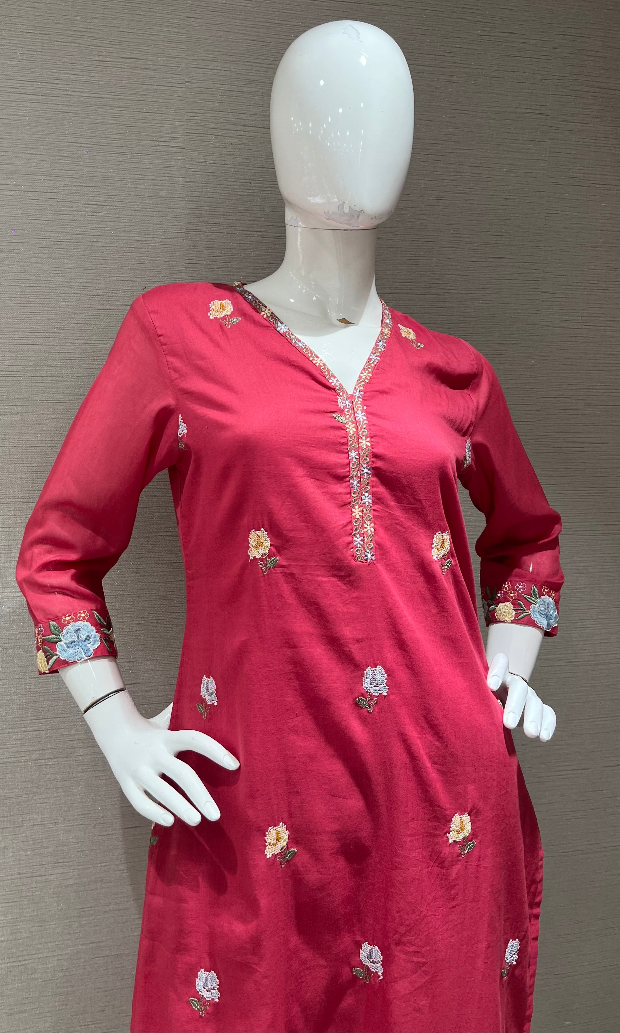 Pink Floral Embroidered Chanderi Kurta Set
