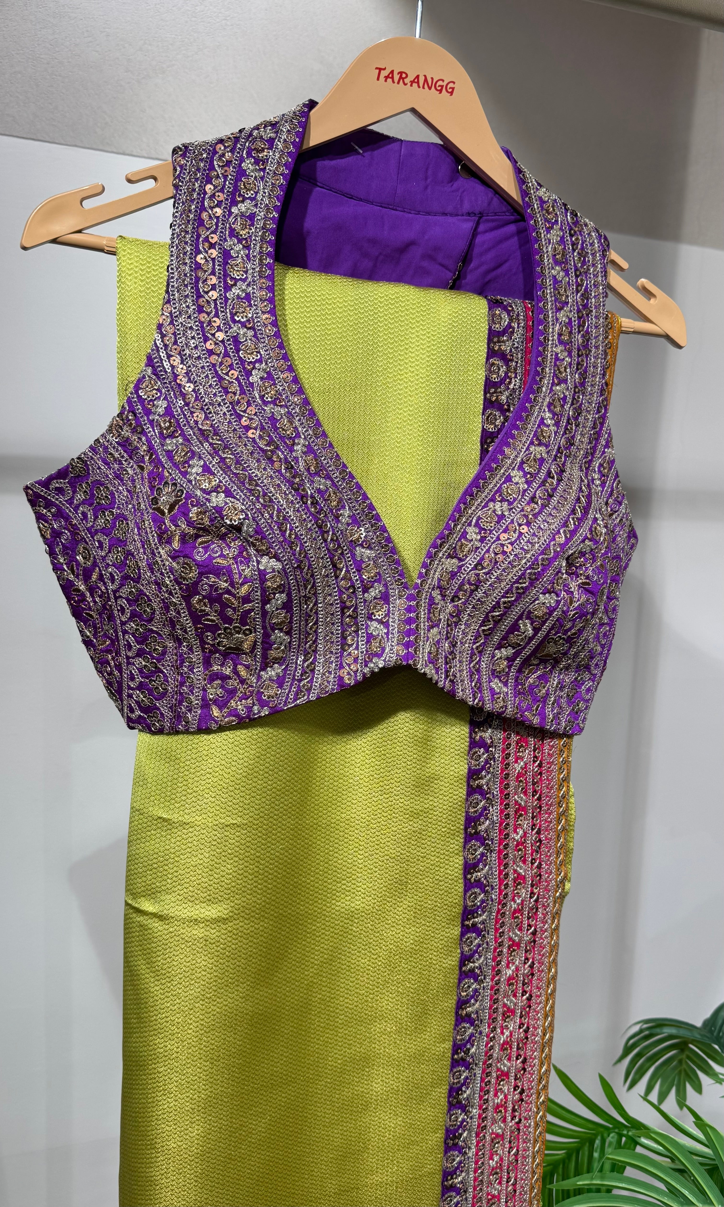 green saree with blouse