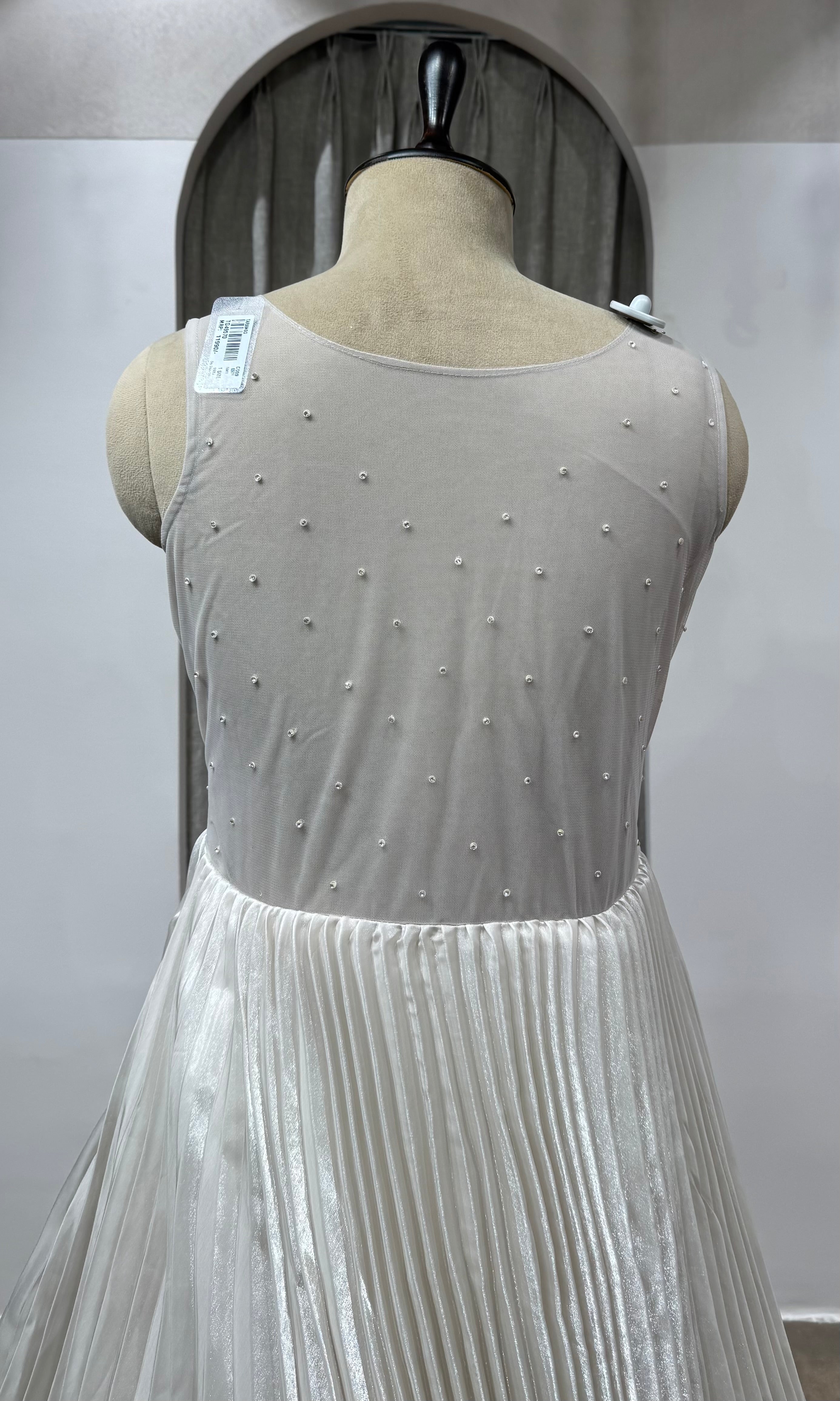 FAWN Sequins Embroidered Gown