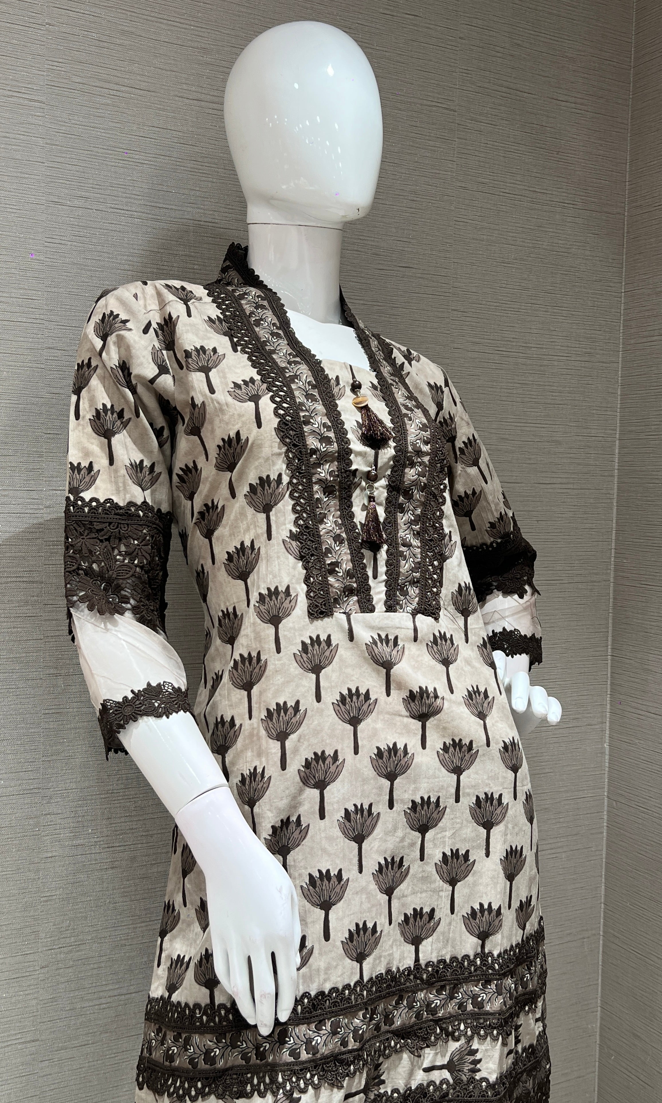 Grey FLORAL KURTA SET WITH ZIG ZAG PRINT DUPATTA