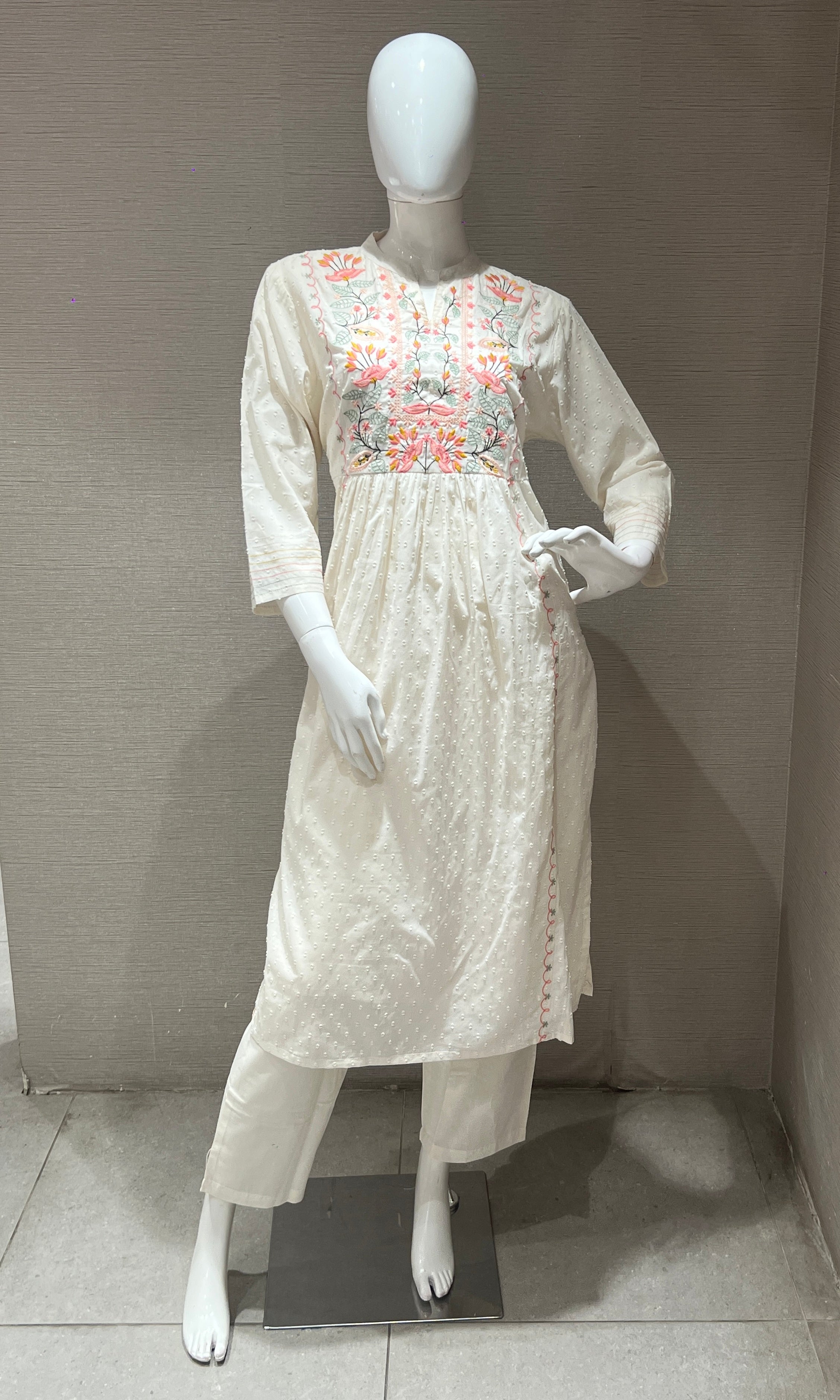 Cream mul Chanderi Anarkali kurta set