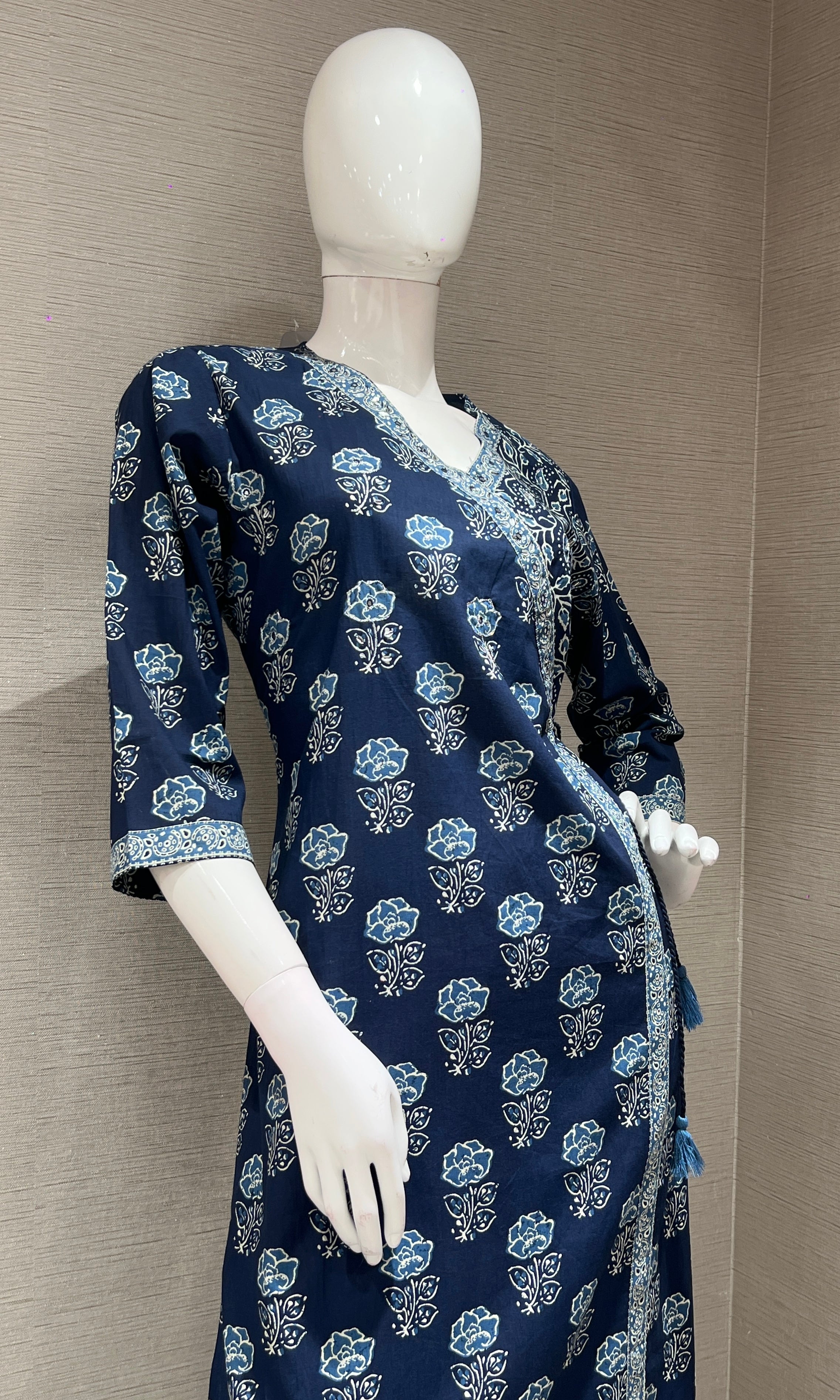 Navy blue FLORAL MOTIF kurta set