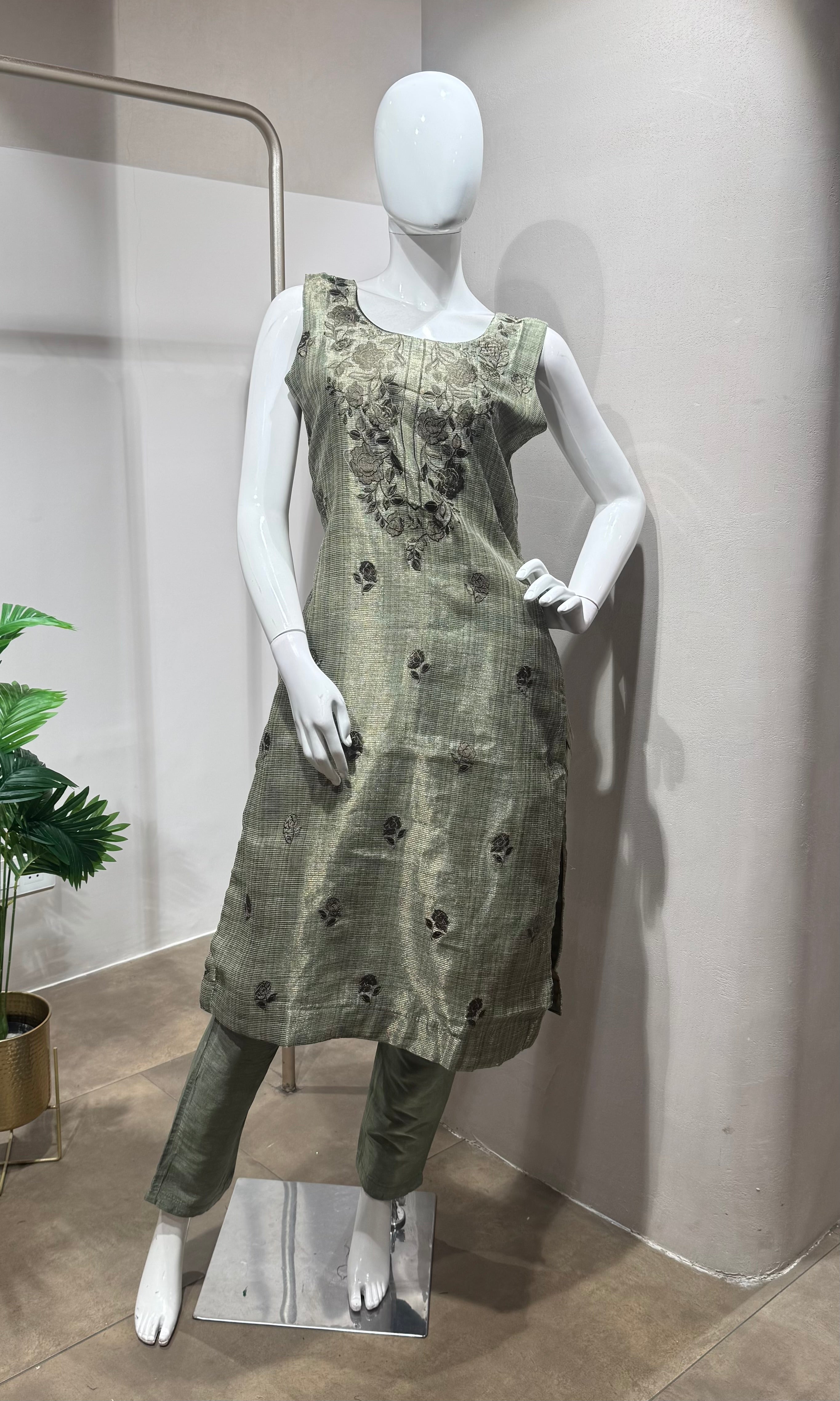 Green floral print embroidered kurta set