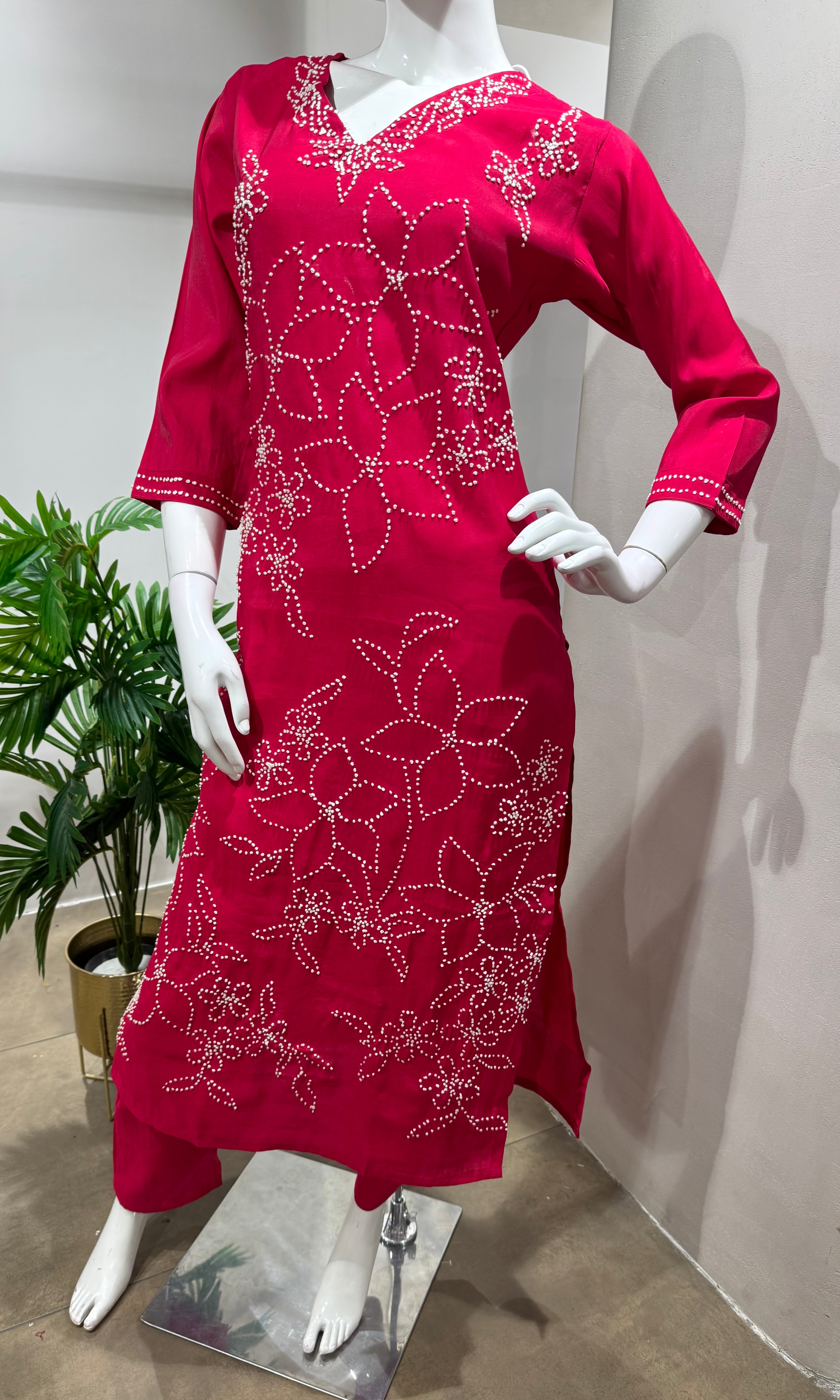 RANI THREAD FLORAL EMBROIDERY KURTA SET