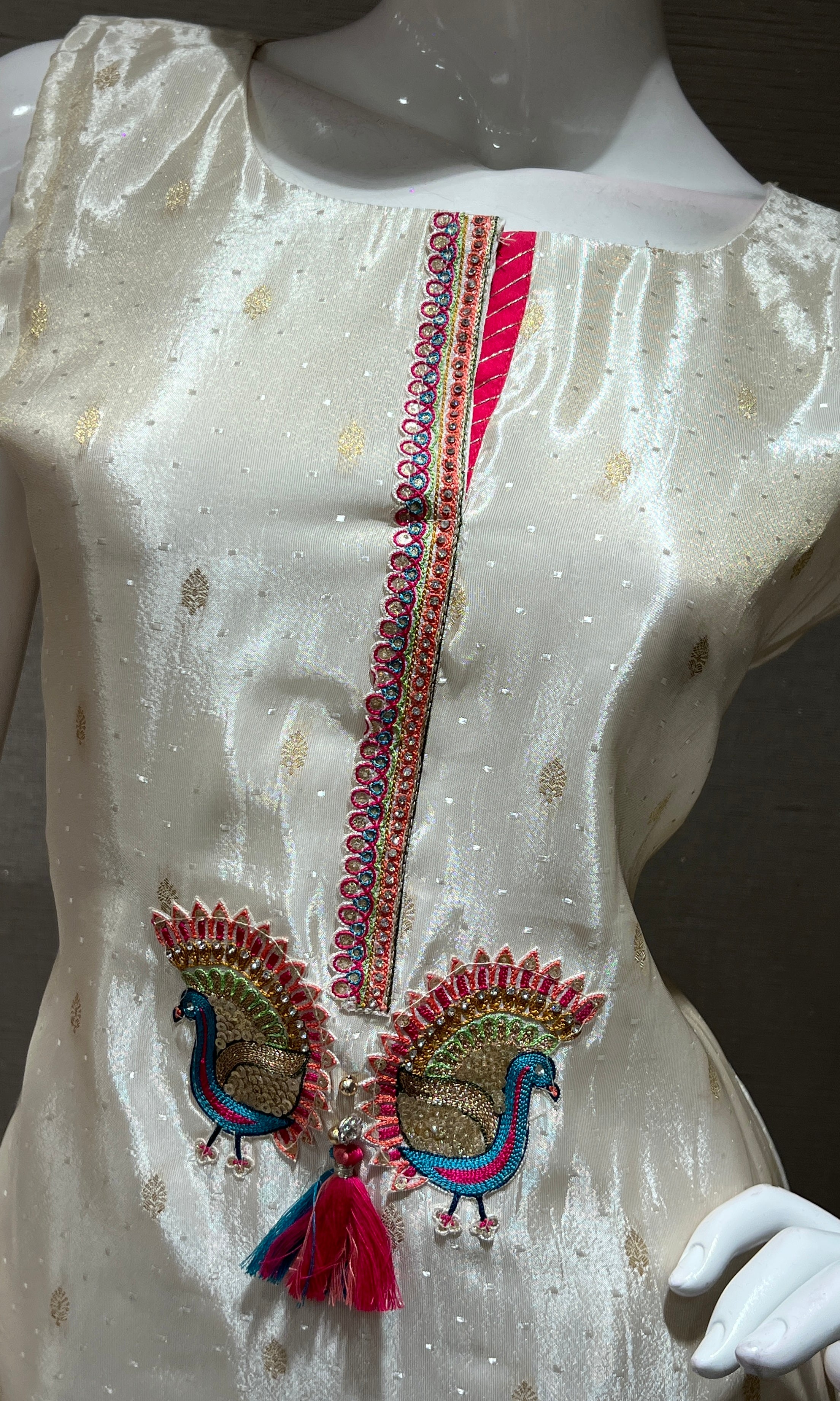 White kurta set WITH MULTICOLOUR DUPATTA