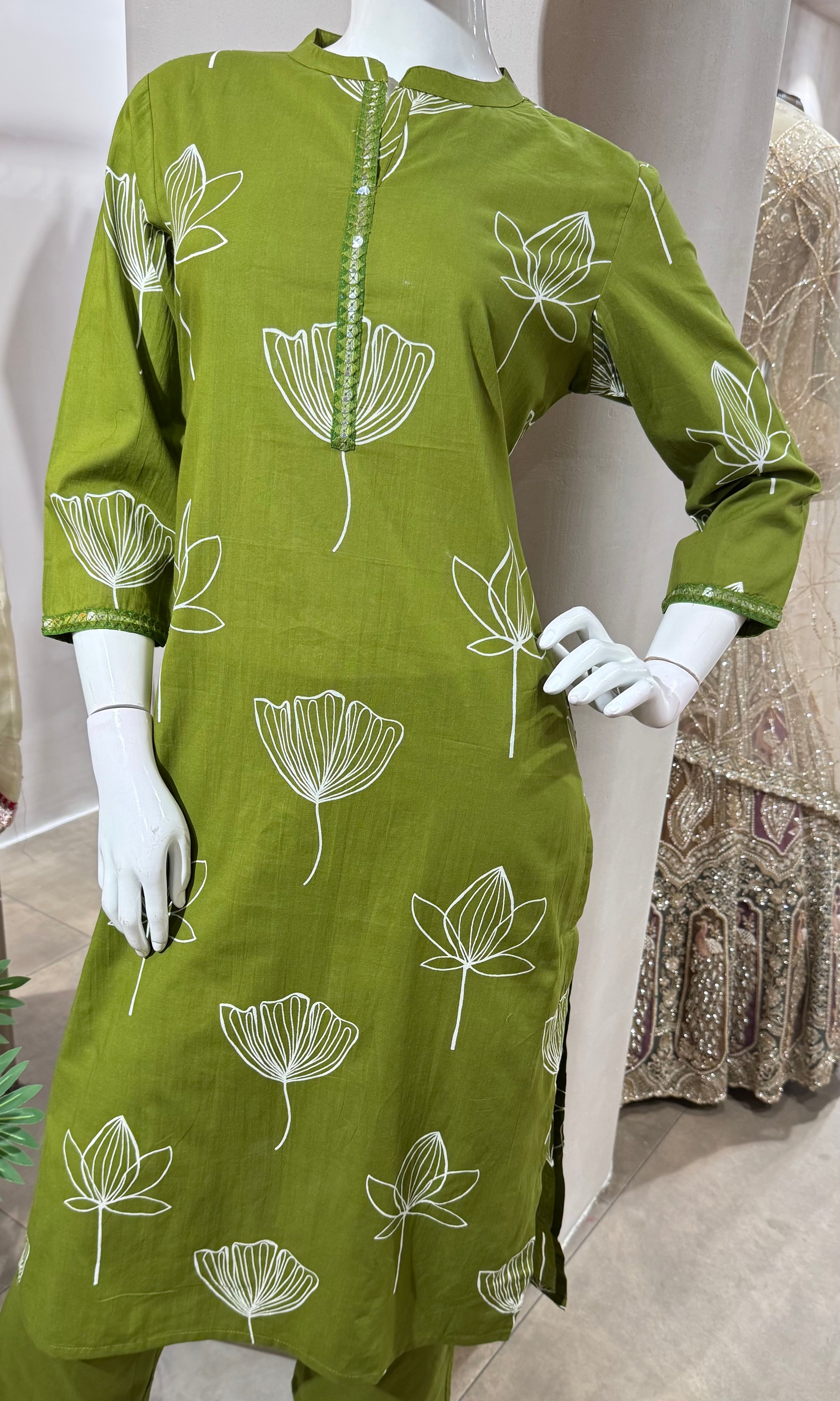 GREEN FLORAL KURTI WITH BOTTOM