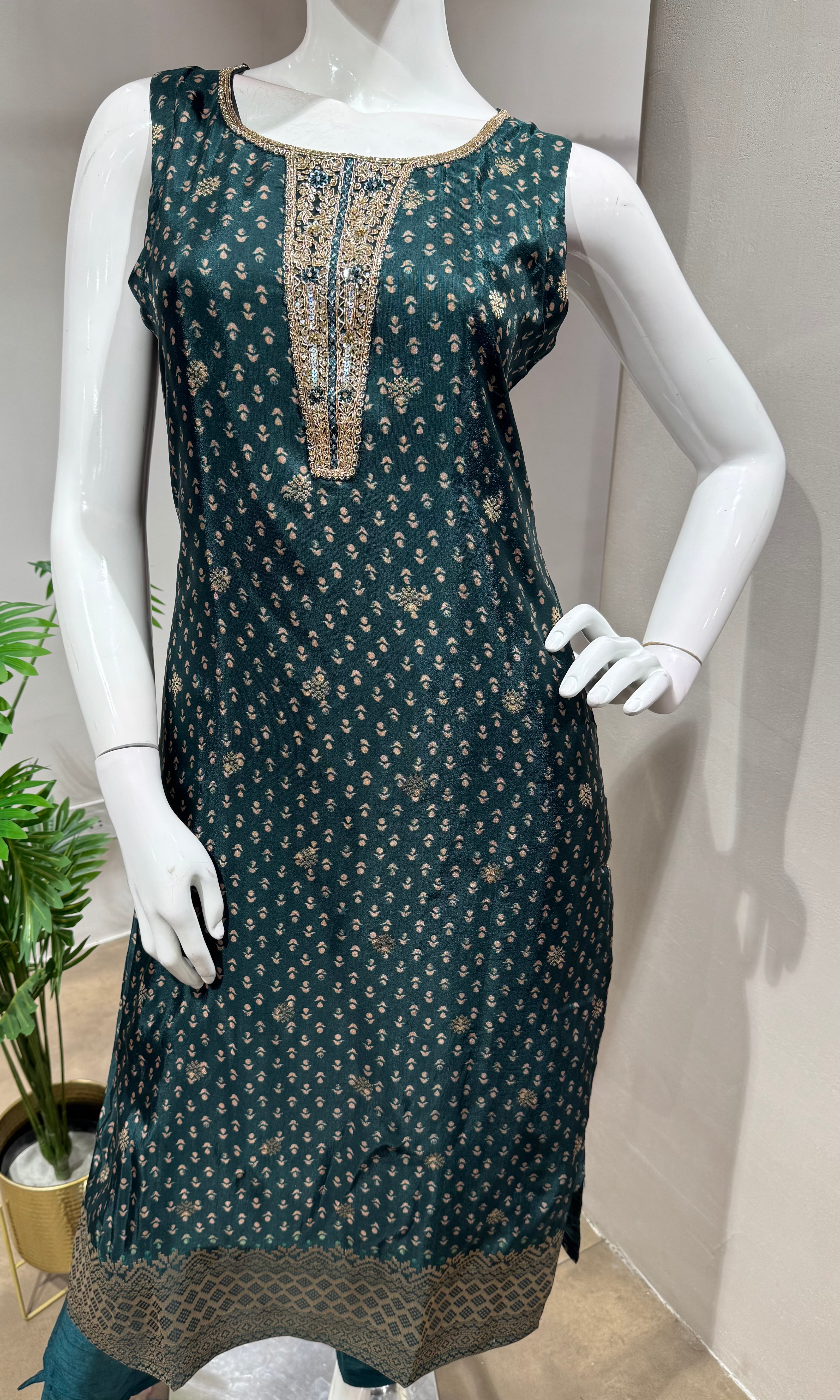 Green Chanderi KURTA SET with Zari Borders