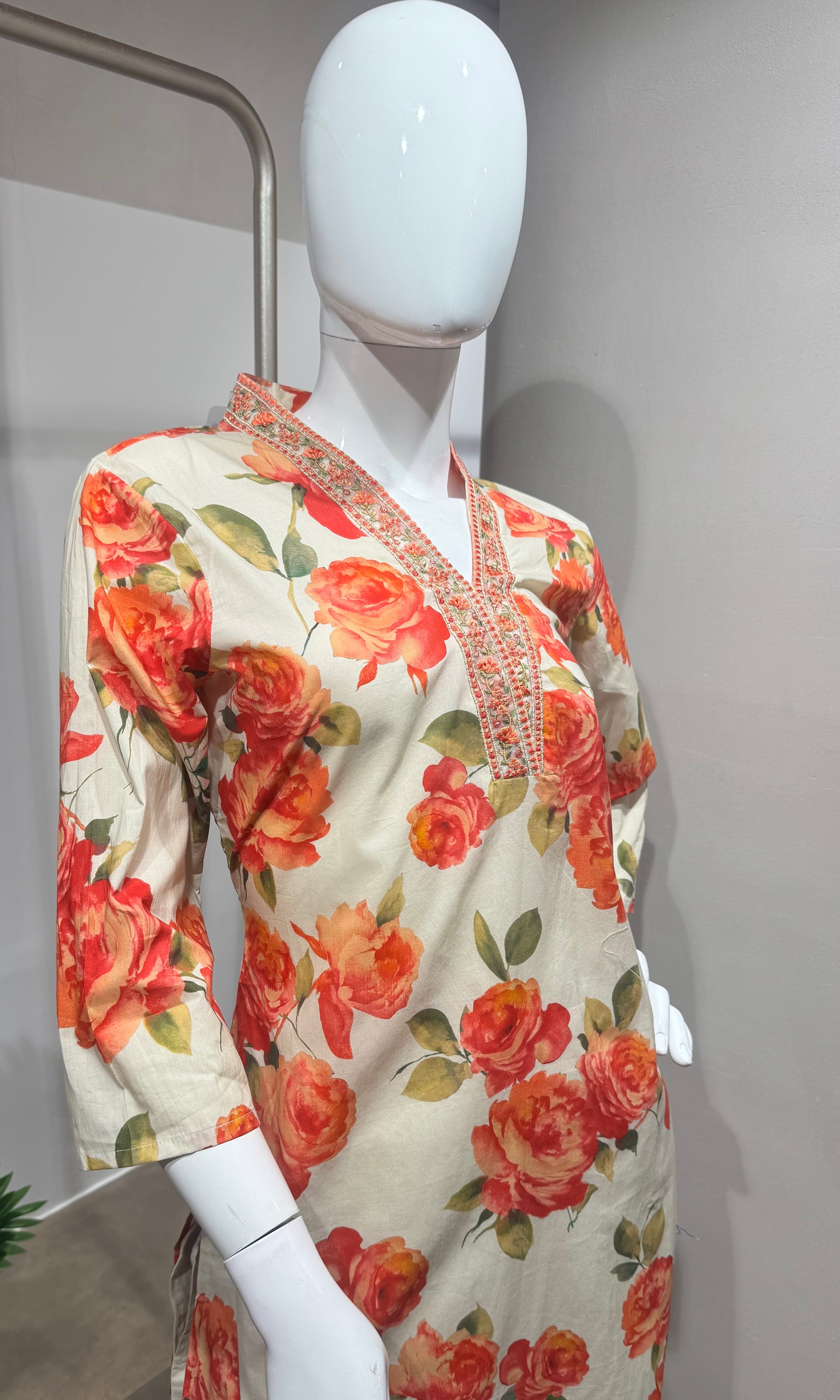 Cream floral print kurta set