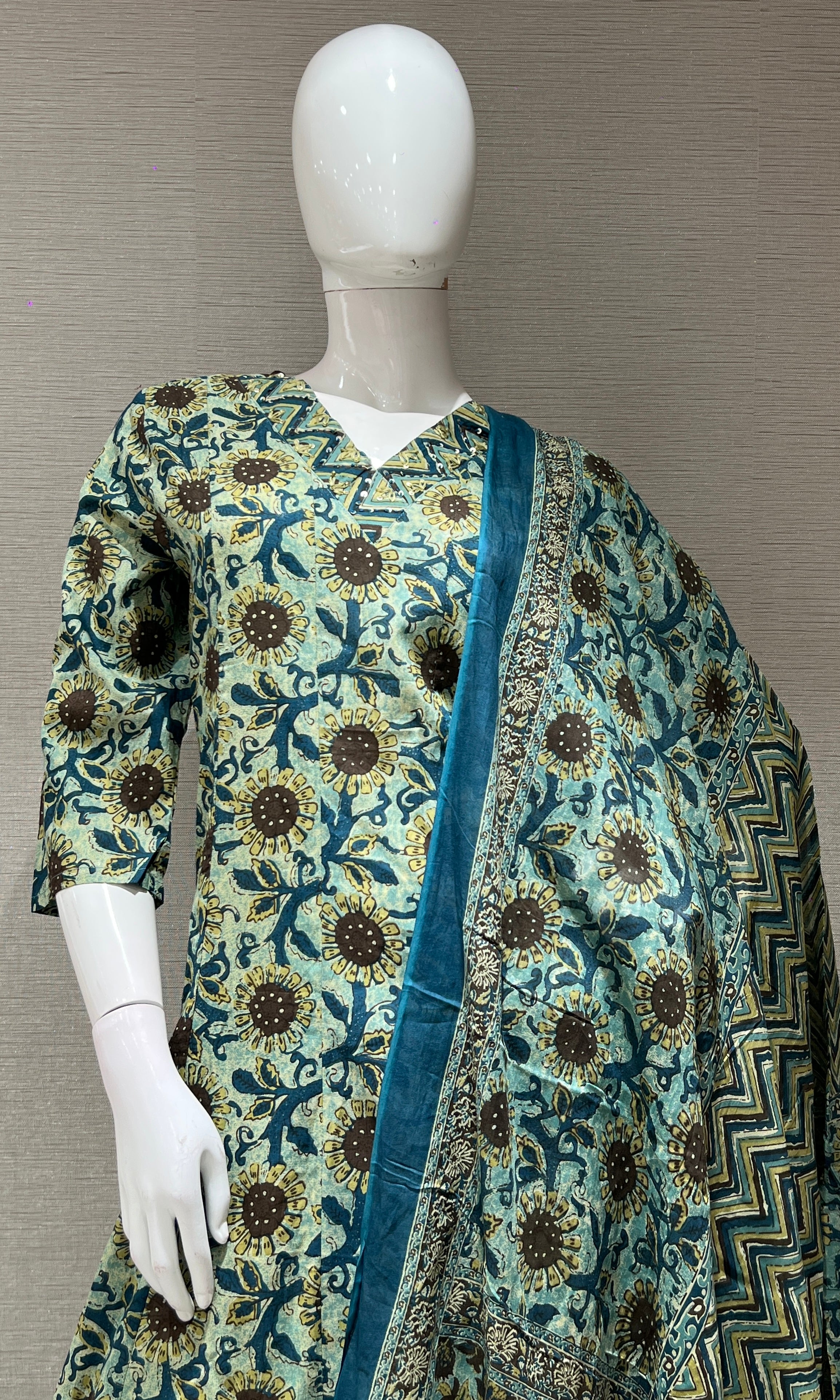 Green FLORAL PRINTED KURTA SET