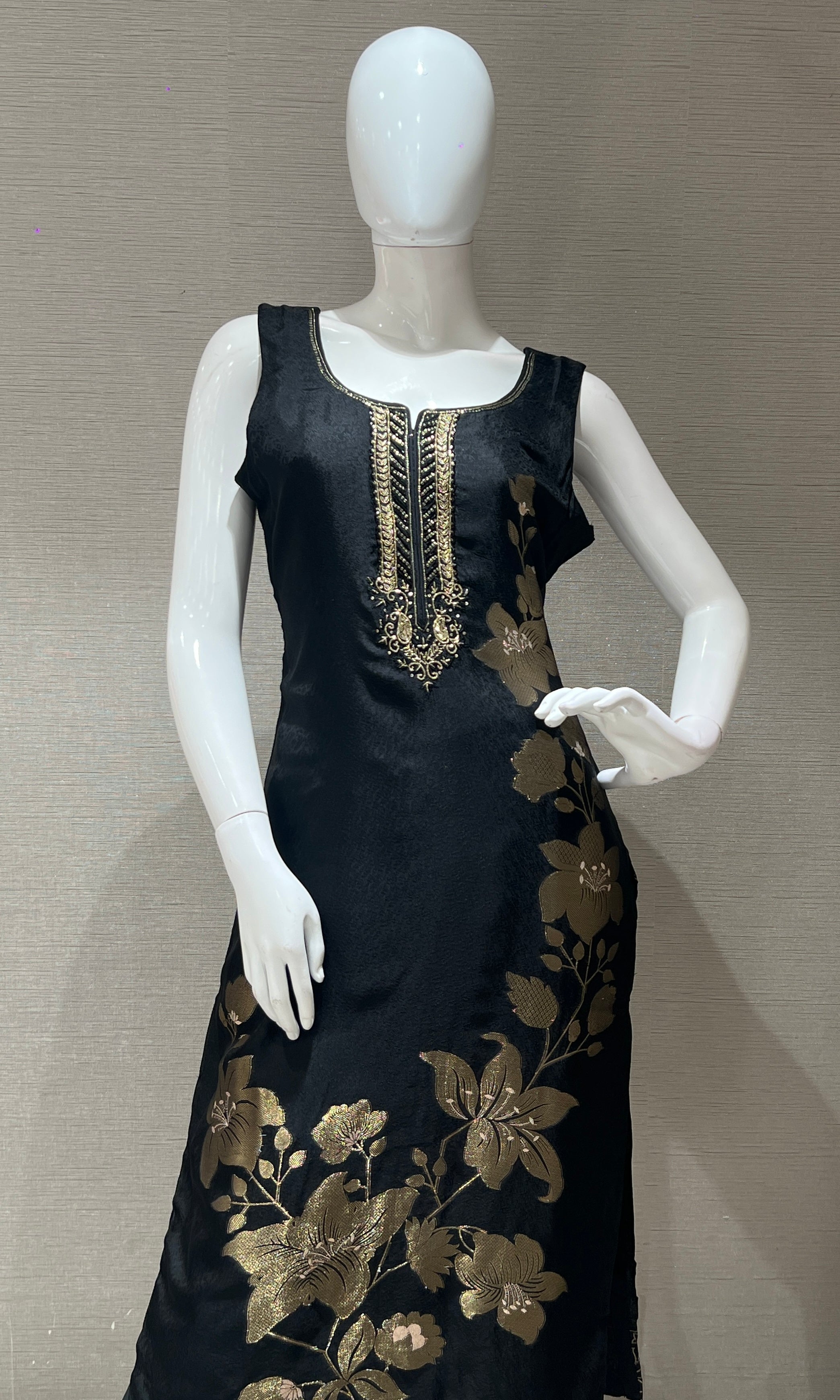 Black floral embroidered kurta set