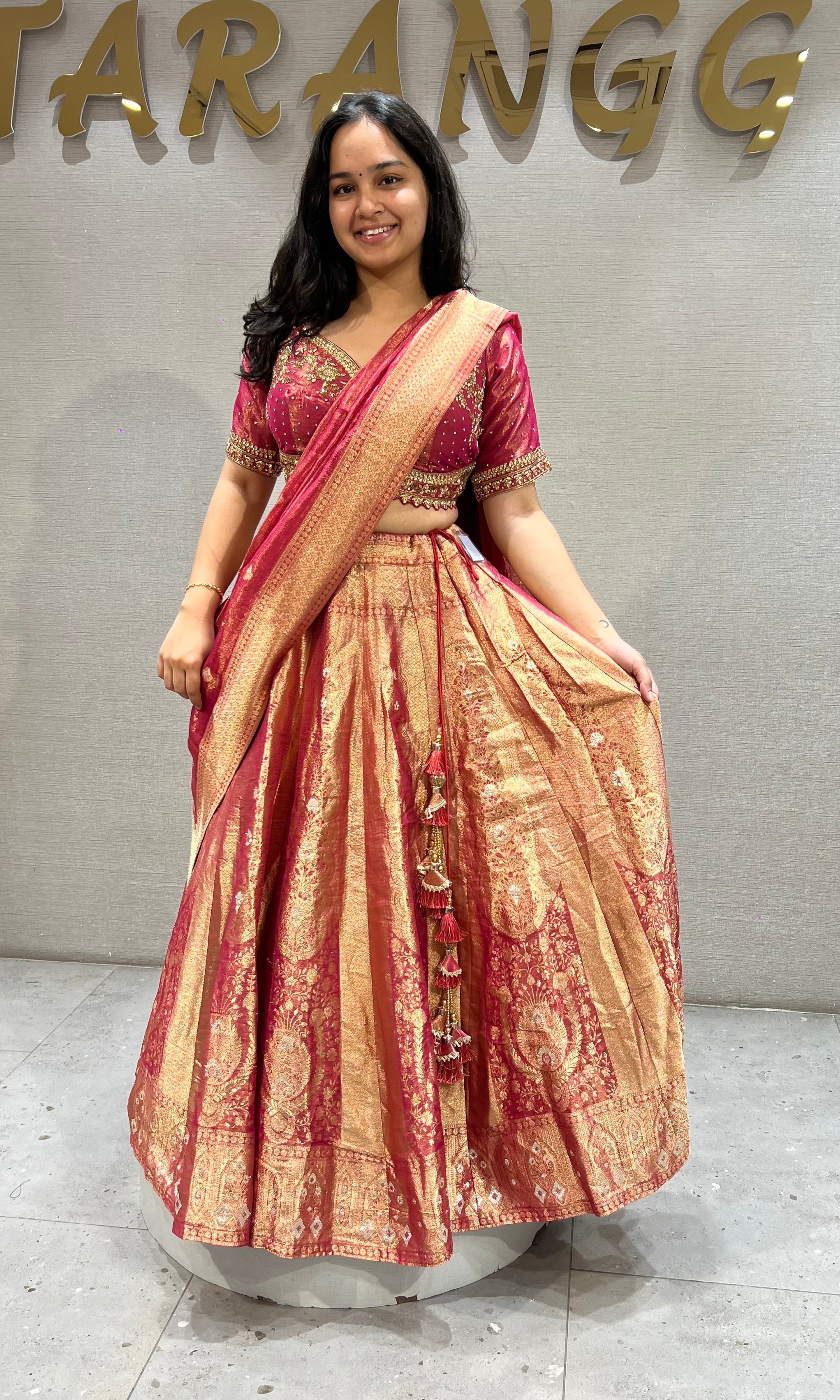 Rani Golden Banarasi silk Elegance Lehenga set